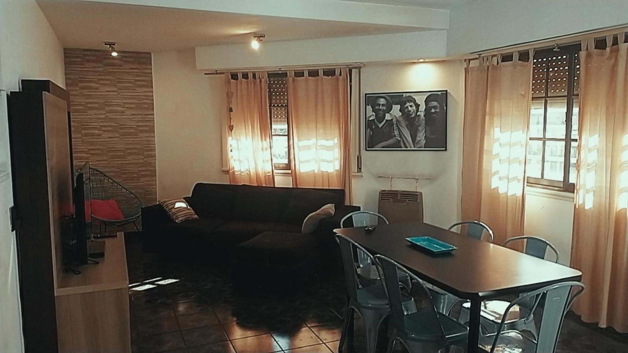 VENTA - LINDA CASA 4 AMBIENTES EN ESQUINA - CON TERRAZA, QUINCHO y GARAJE
