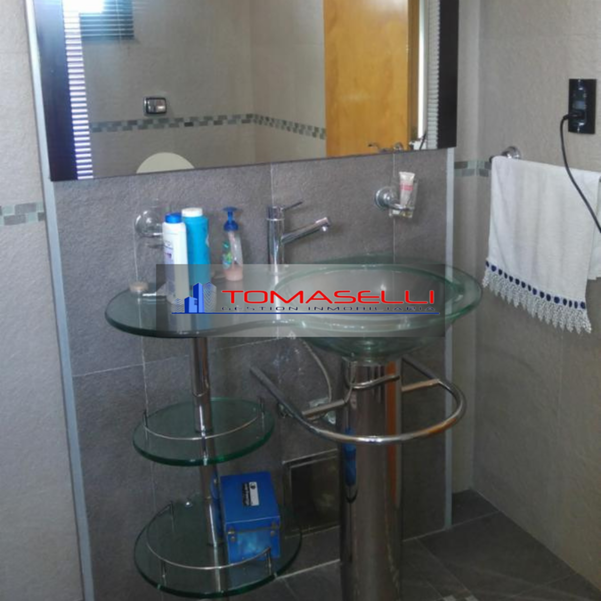 VENTA - TAPIALES - EXCELENTE CASA 7 AMBIENTES - DETALLES DE CATEGORIA - SE TOMARIA DEPTO. EN PARTE DE PAGO — foto 12