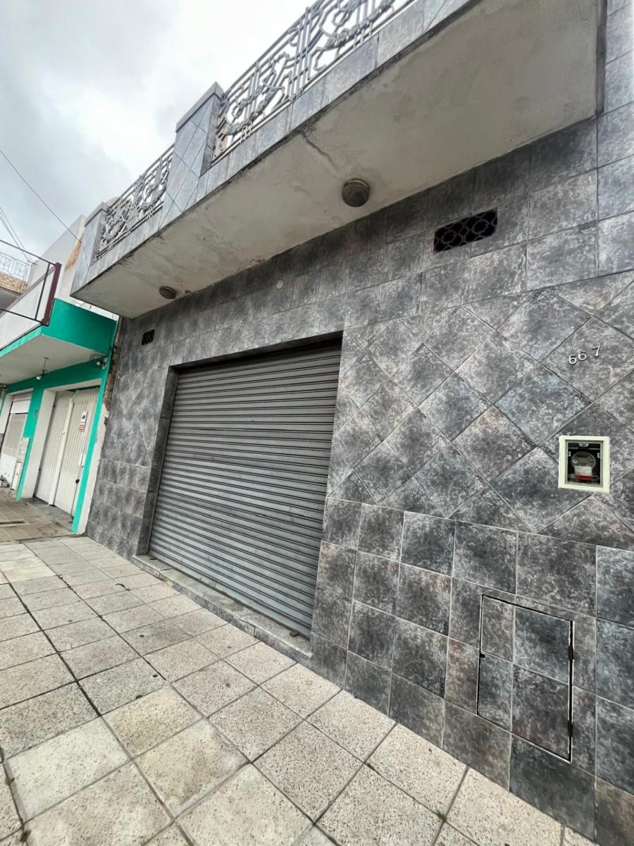 VENTA - CASA MULTIFAMILIAR CON LOCAL COMERCIAL