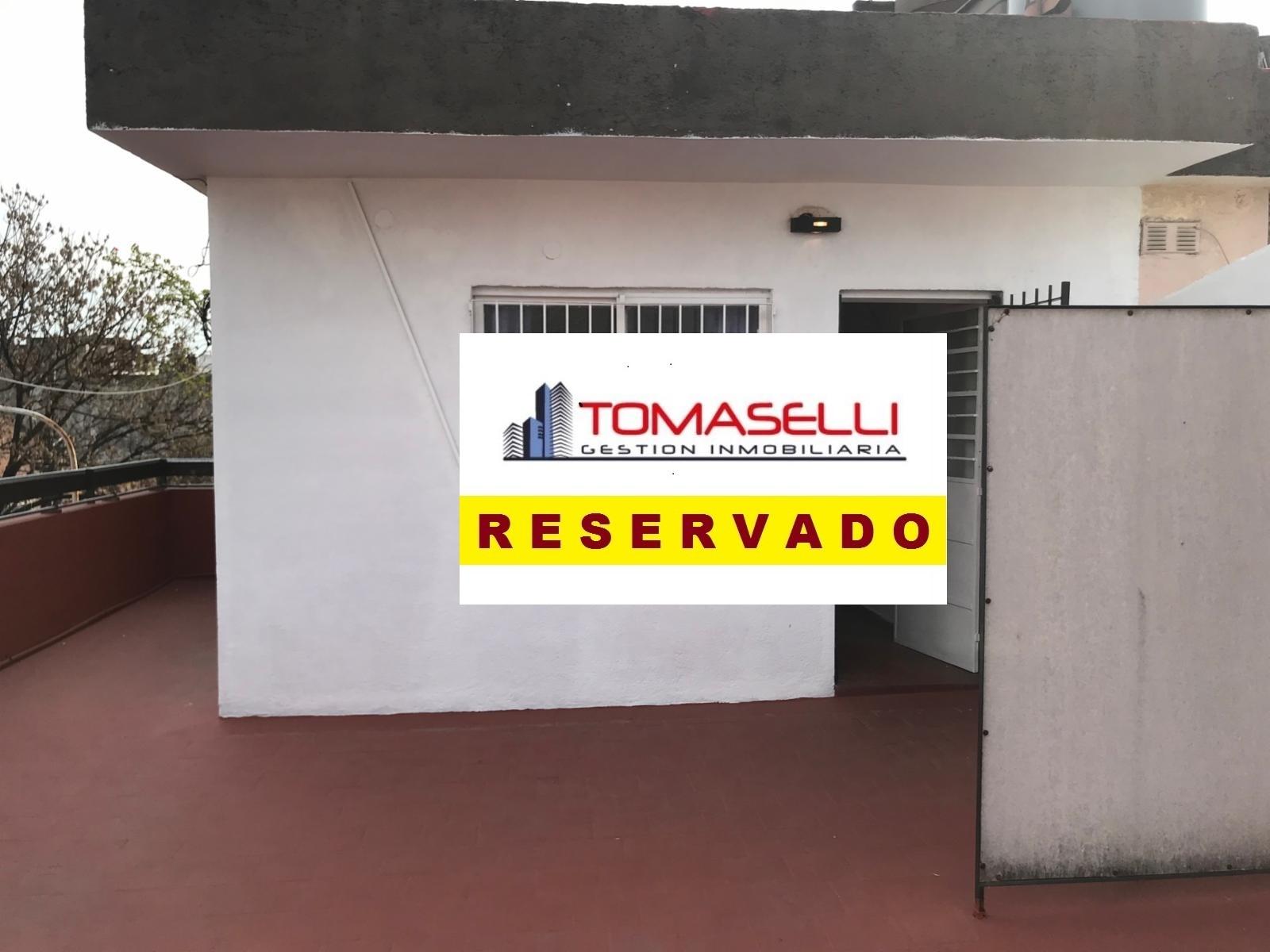 ALQUILER - DEPARTAMENTO 1 AMBIENTE CON PATIO - 2 PISO POR ESCALERA - SIN EXPENSAS - SOBRE AVDA. CROVARA - 9
