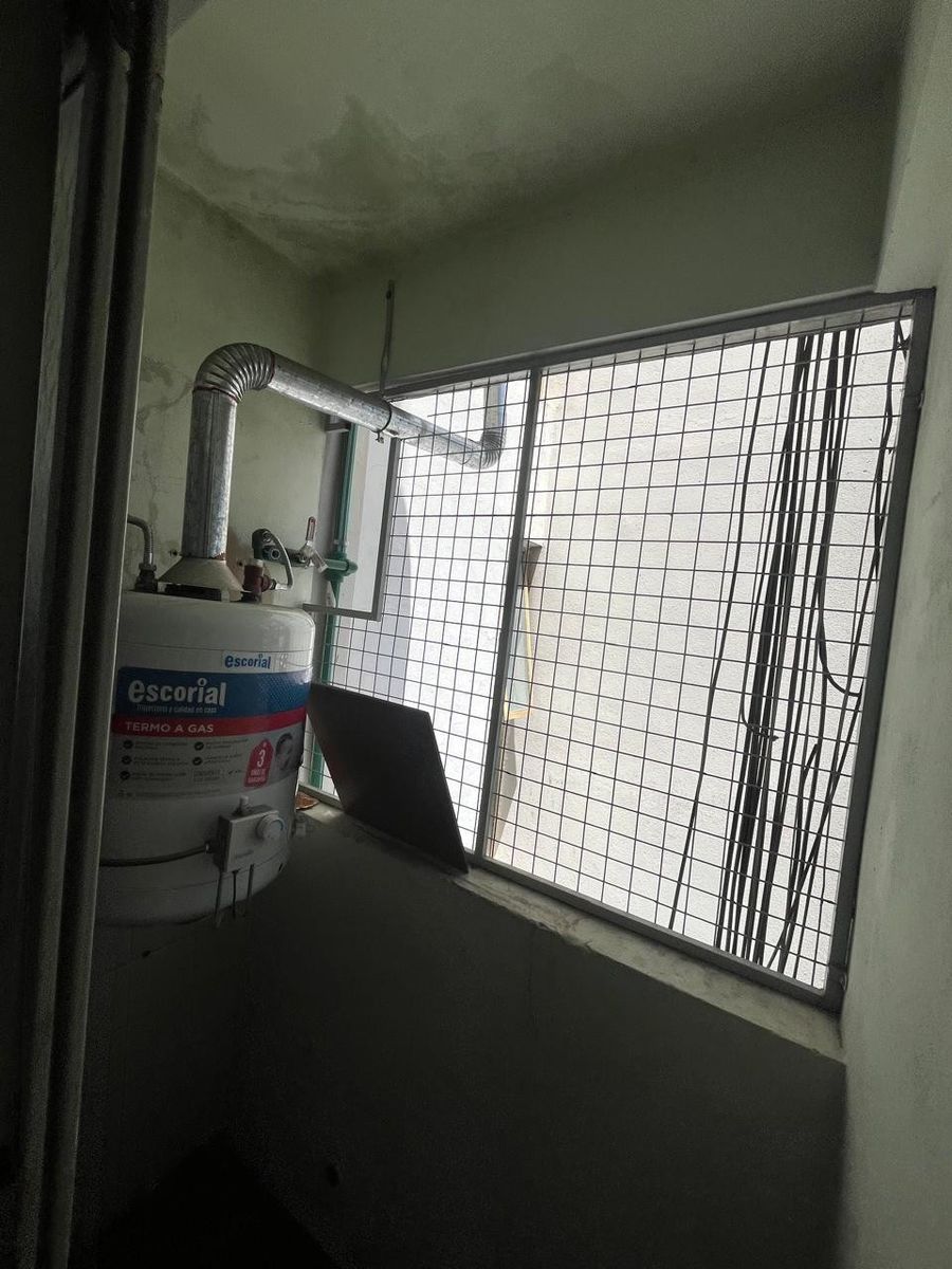 ALQUILER - APTO PROFESIONAL - DEPTO 2 AMB. C/ BALCON y LAVADERO - RAMOS MEJIA - 4