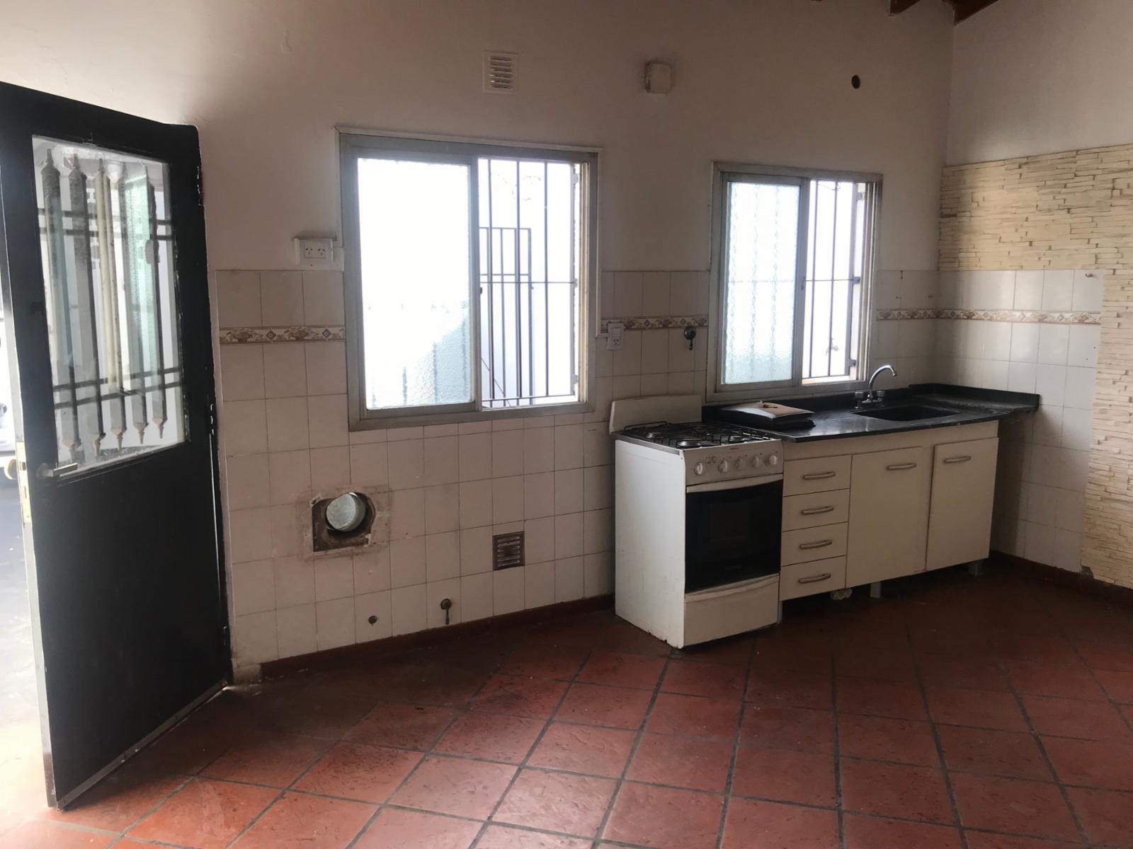 ALQUILER - PH 3 AMBIENTES CON PATIO - VILLA MADERO - SIN EXPENSAS - 2