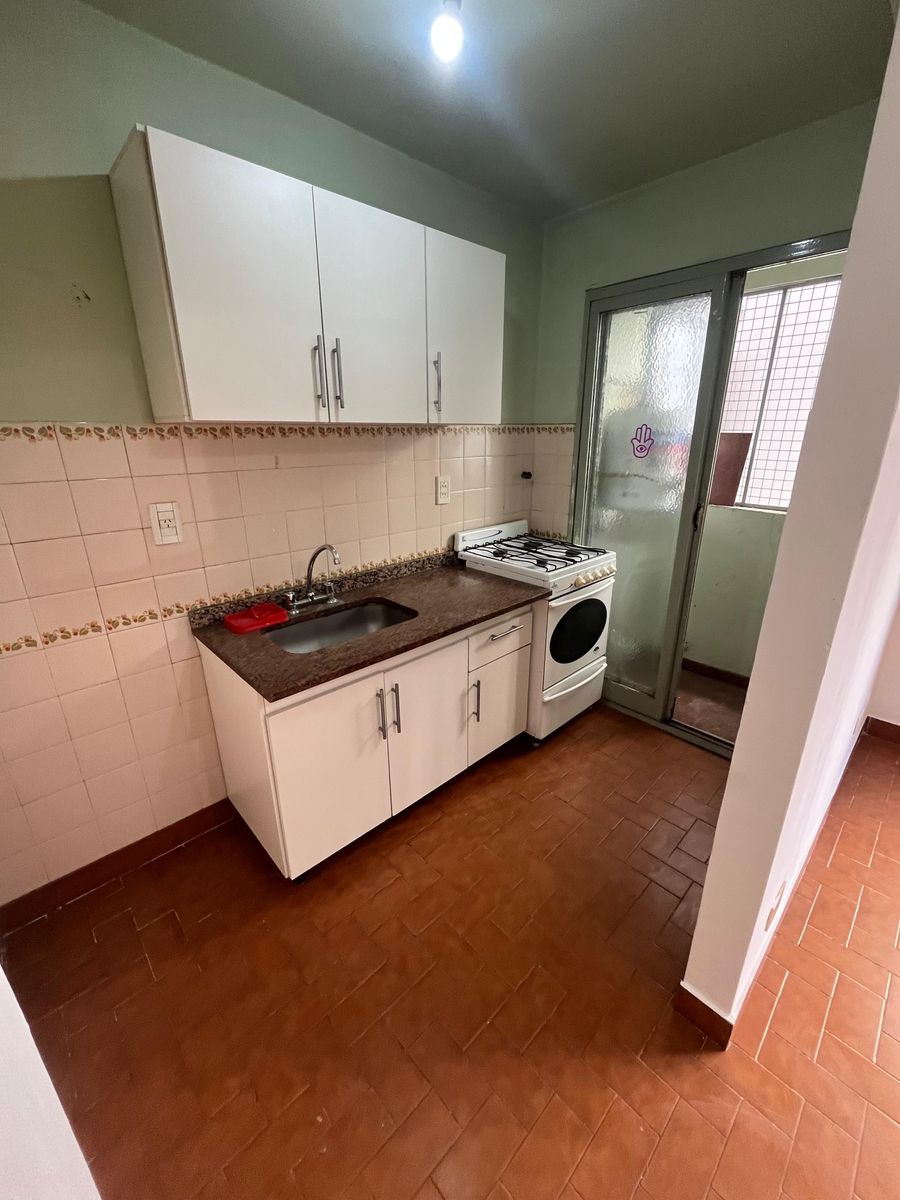ALQUILER - APTO PROFESIONAL - DEPARTAMENTO 2 AMBIENTES CON BALCON y LAVADERO - 4