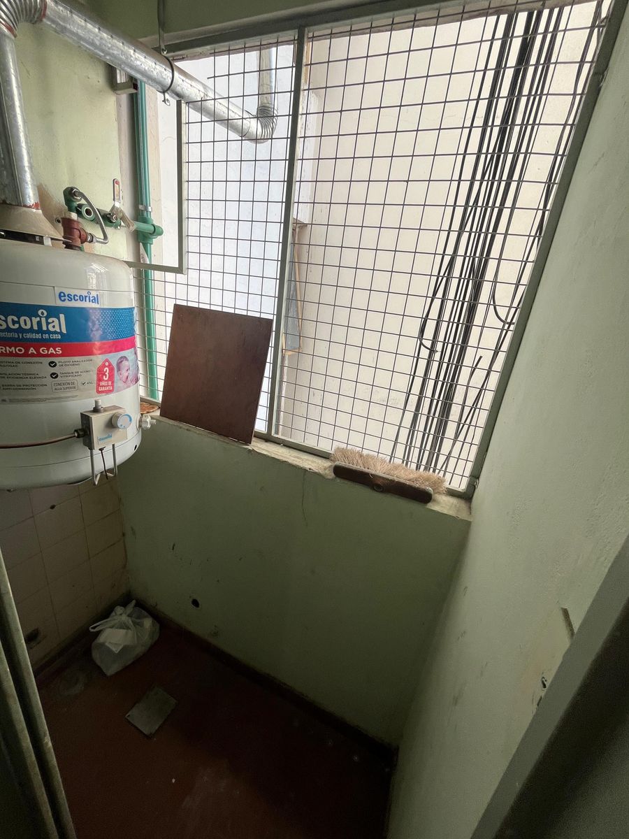 ALQUILER - APTO PROFESIONAL - DEPARTAMENTO 2 AMBIENTES CON BALCON y LAVADERO - 6