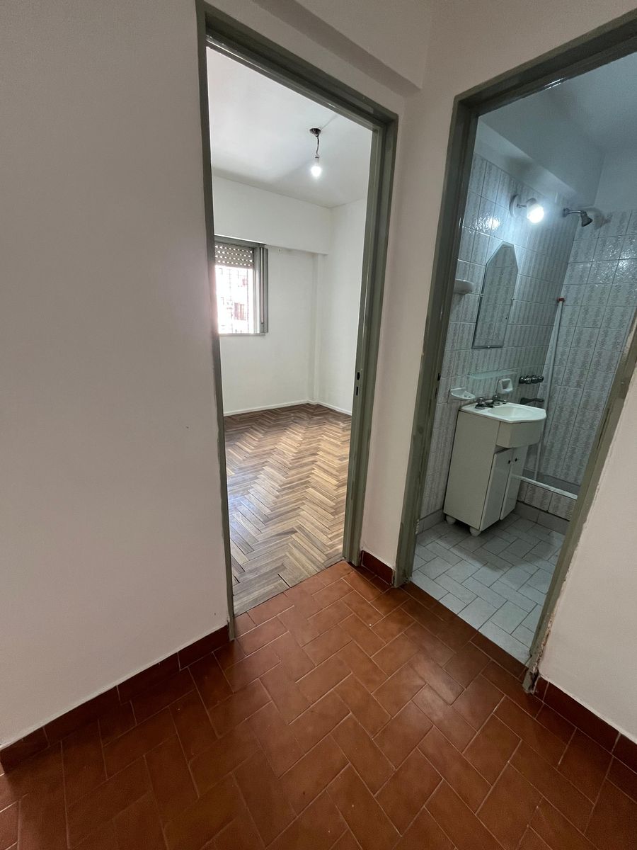 ALQUILER - APTO PROFESIONAL - DEPARTAMENTO 2 AMBIENTES CON BALCON y LAVADERO - 9