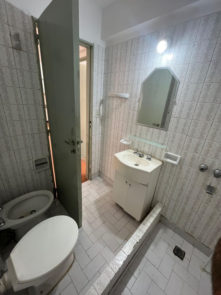 ALQUILER - APTO PROFESIONAL - DEPARTAMENTO 2 AMBIENTES CON BALCON y LAVADERO - 11
