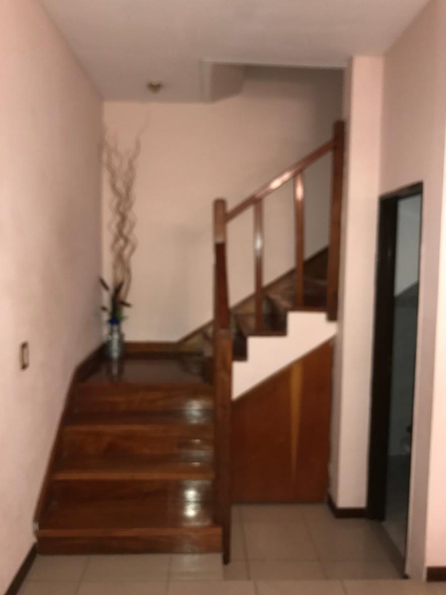 VENTA - TAPIALES - EXCELENTE DUPLEX 4 AMBIENTES CON GARAJE AL FRENTE — foto 4