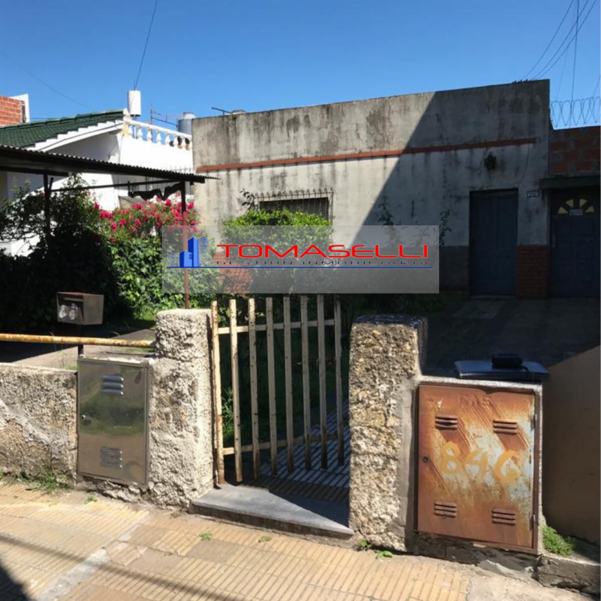 VENTA - VILLA MADERO - CASA AL FRENTE A REFACCIONAR - SOBRE LOTE DE 7.06m x 34.93m — foto 2