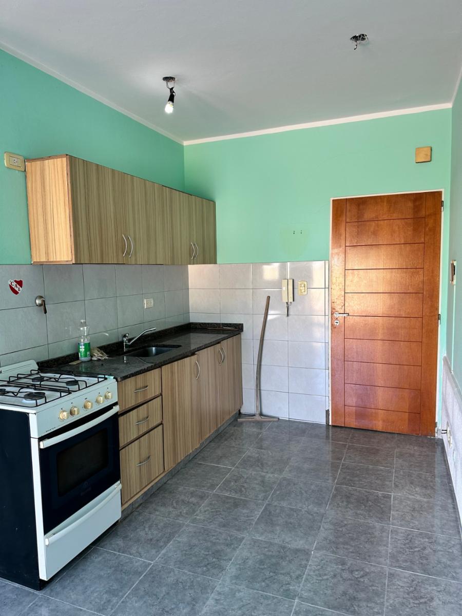 ALQUILER - DEPARTAMENTO 2 AMBIENTES CON PATIO AMPLIO Y LAVADERO - 2