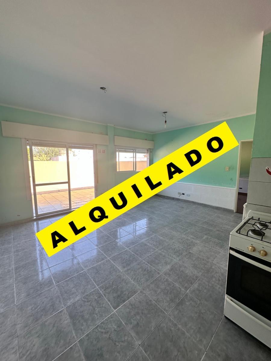 ALQUILER - DEPARTAMENTO 2 AMBIENTES CON PATIO AMPLIO Y LAVADERO - 12