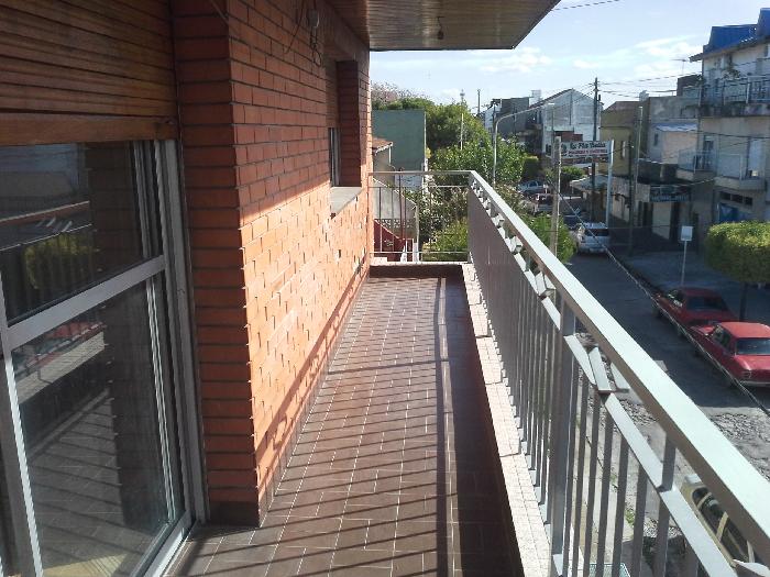 ALQUILER PISO DE 4 AMBIENTES MUY LUMINOSO, CON PATIO y BALCON A METROS DE AVENIDA CROVARA y ALFREDO PALACIOS - 5