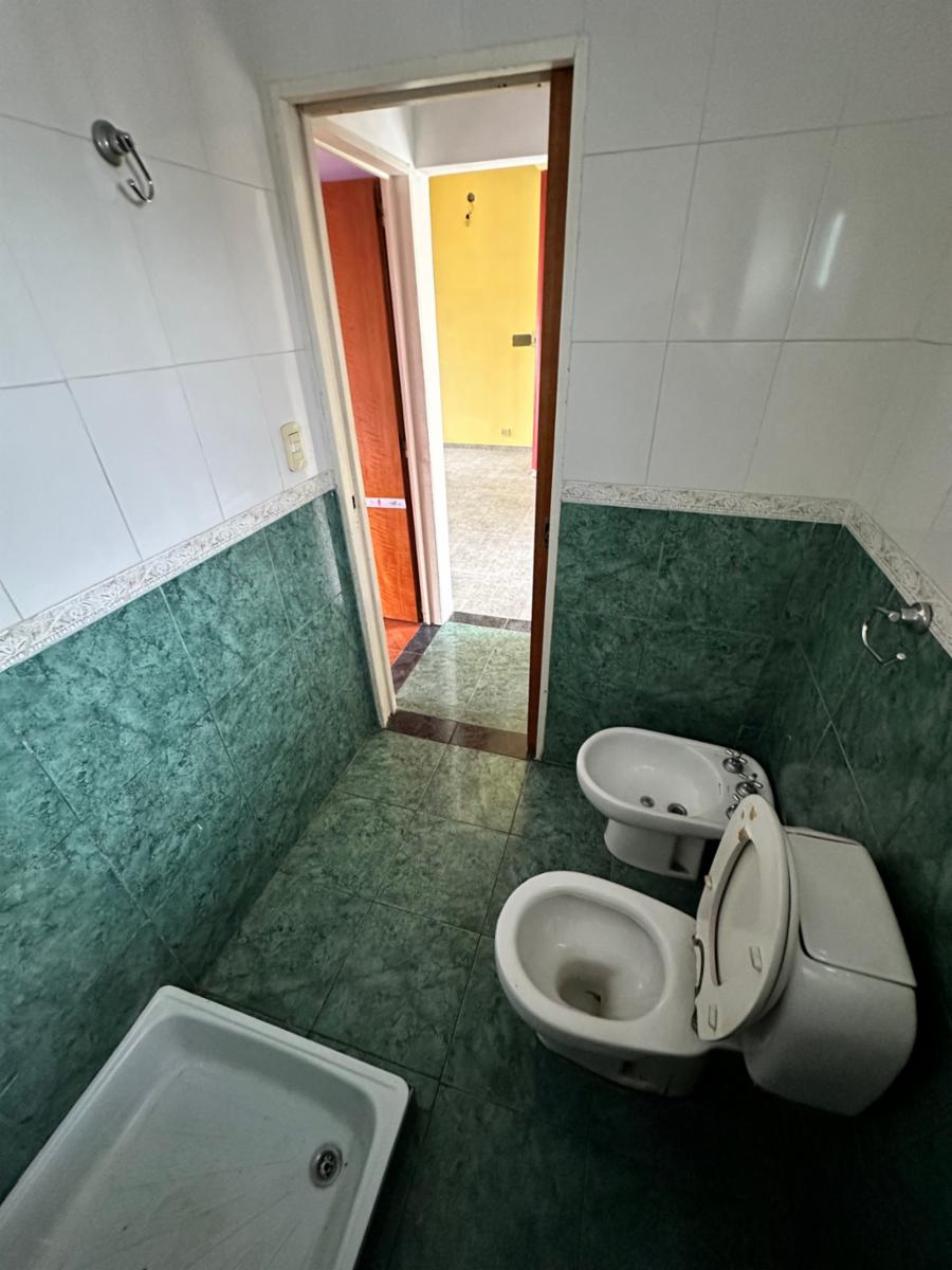 ALQUILER - DEPARTAMENTO 2 AMBIENTES - AL FRENTE CON BALCÓN Y PATIO - 7