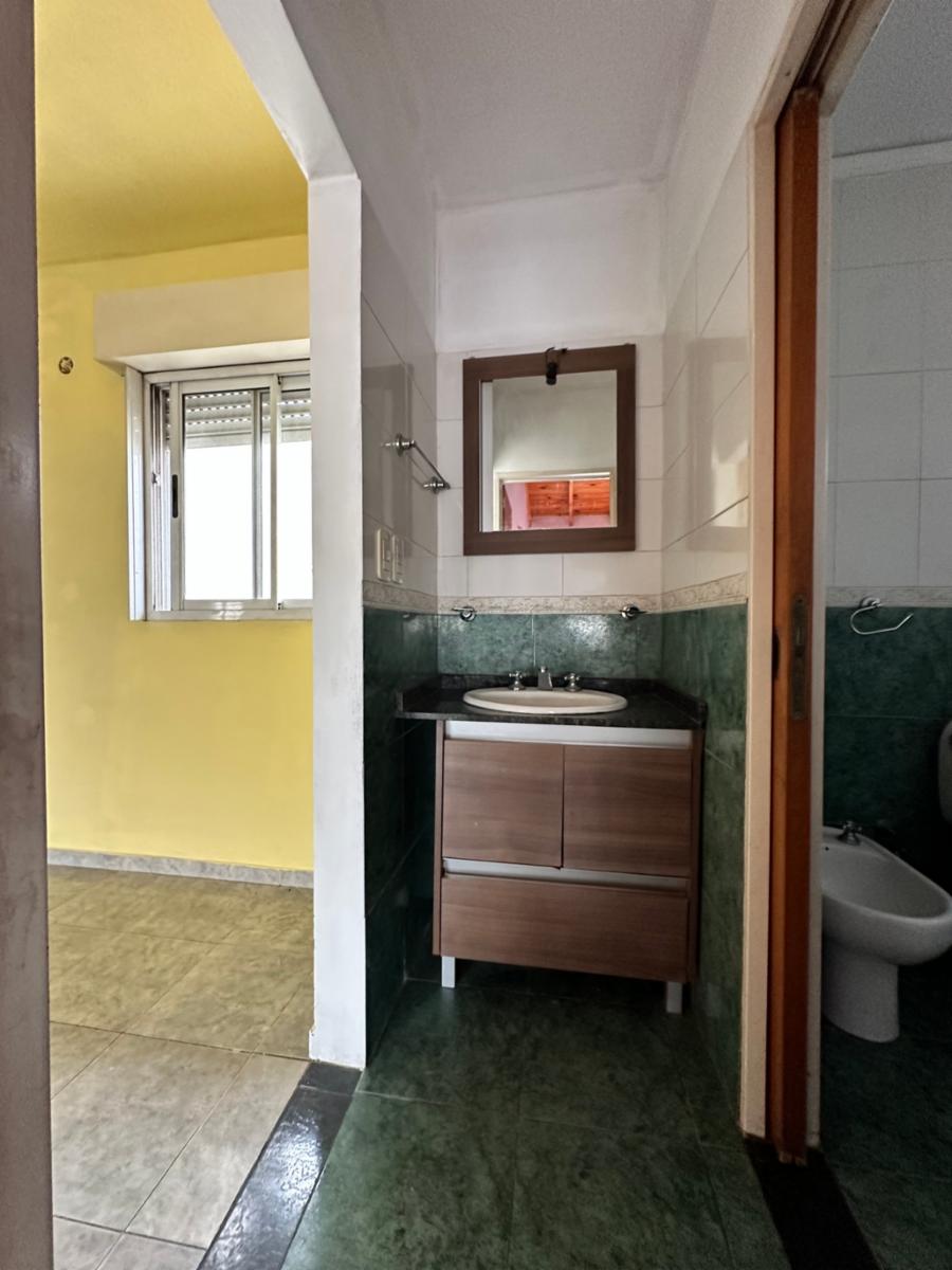 ALQUILER - DEPARTAMENTO 2 AMBIENTES - AL FRENTE CON BALCÓN Y PATIO - 6