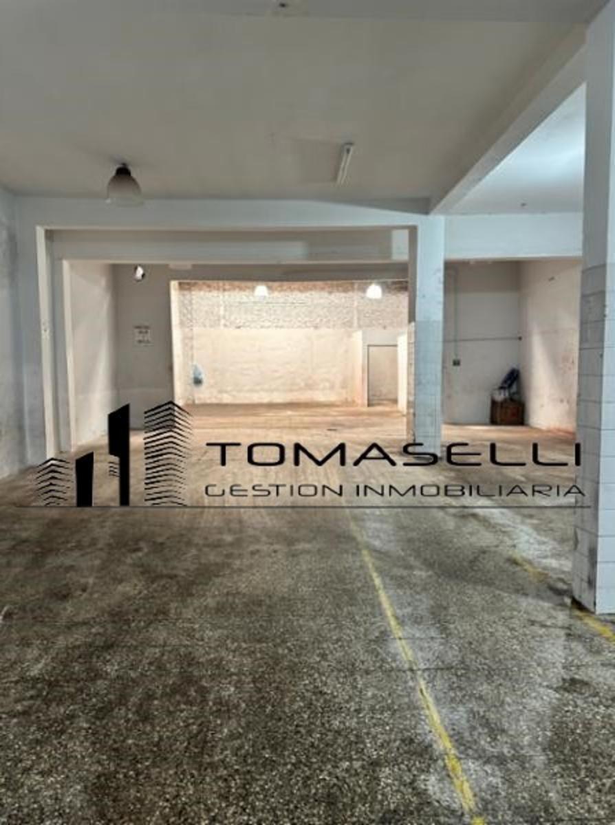 ALQUILER - GALPON 240 m2 - SOBRE AVENIDA CROVARA - ZONA M.I. - 2