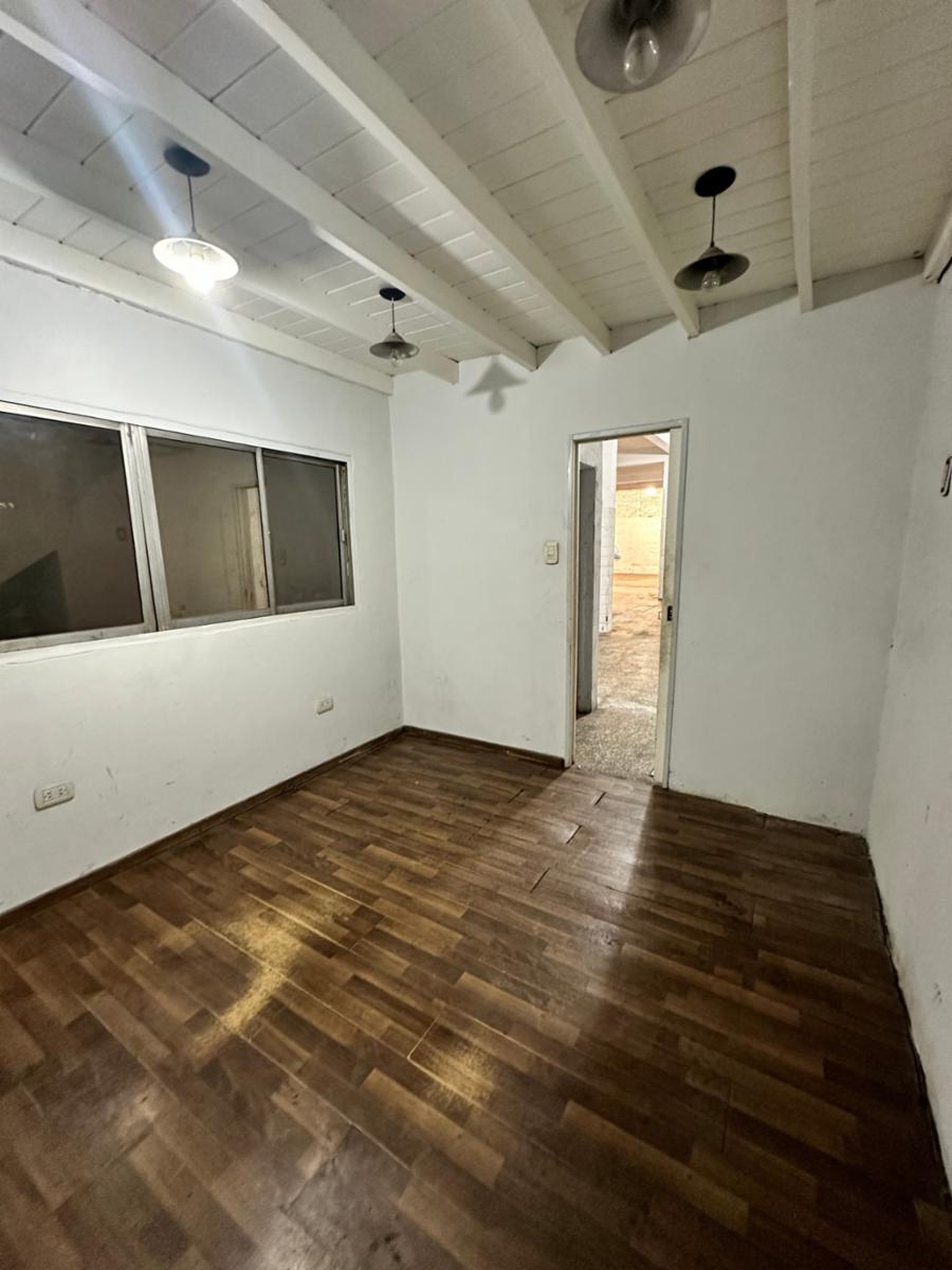 ALQUILER - GALPON 240 m2 - SOBRE AVENIDA CROVARA - ZONA M.I. - 7