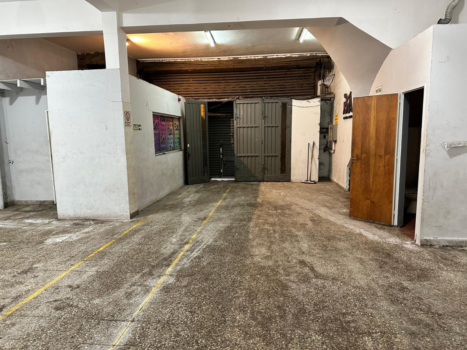 ALQUILER - GALPON 240 m2 - SOBRE AVENIDA CROVARA - ZONA M.I. - 11
