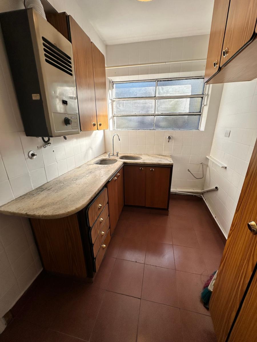 ALQUILER - DEPARTAMENTO 3 AMBIENTES CON BALCON -1 PISO POR ESCALERA - SIN EXPENSAS - SOBRE AVDA. CROVARA - 6