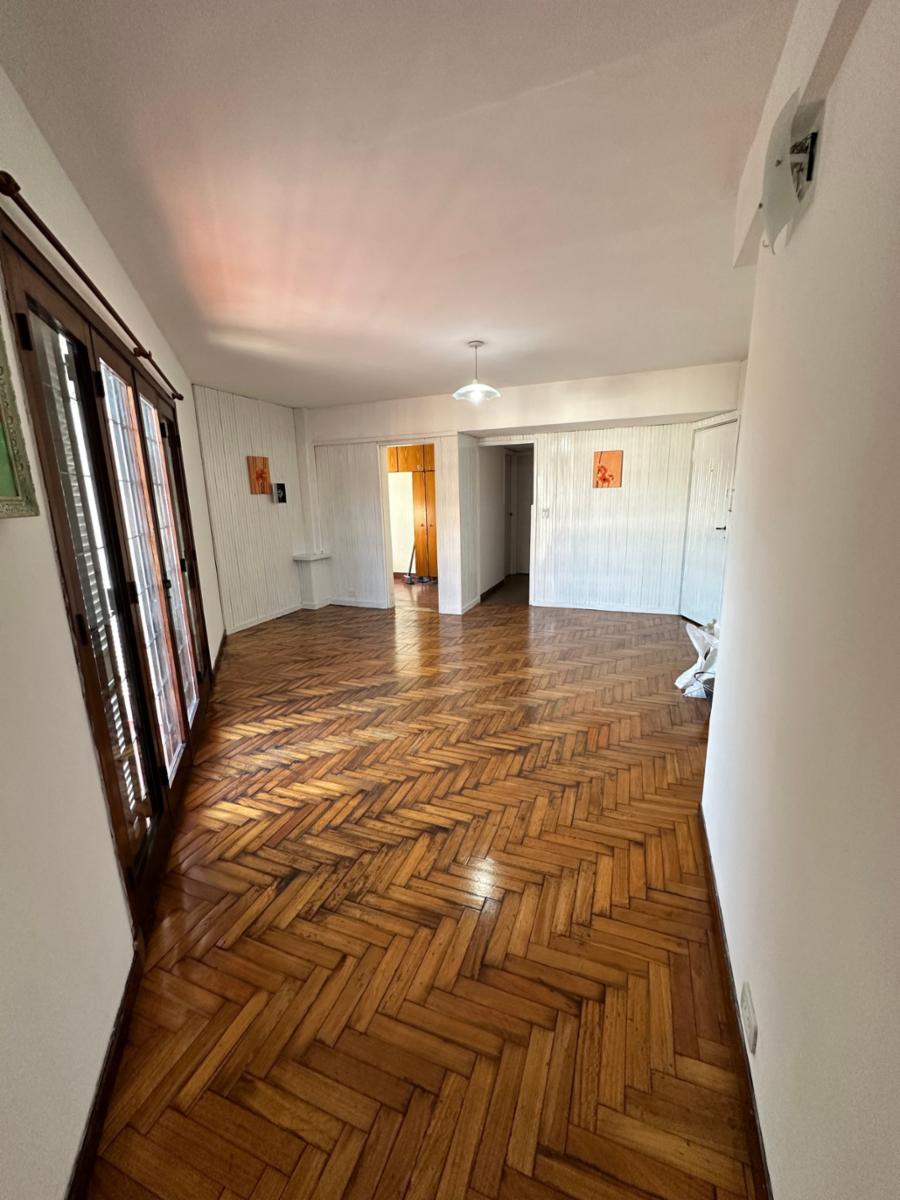 ALQUILER - DEPARTAMENTO 3 AMBIENTES CON BALCON -1 PISO POR ESCALERA - SIN EXPENSAS - SOBRE AVDA. CROVARA - 2