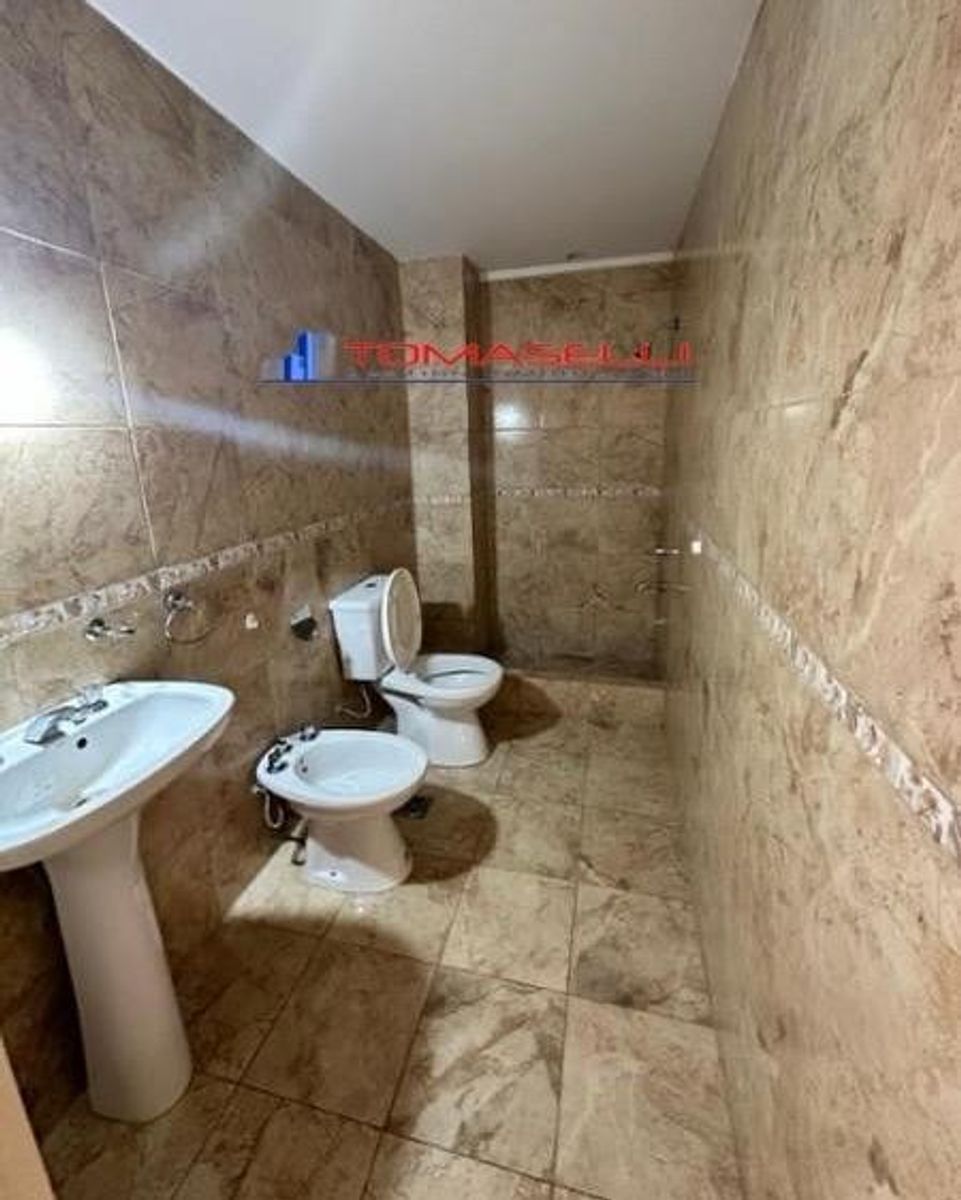 ALQUILER - DEPARTAMENTO 2 AMBIENTES CON COCHERA - 2