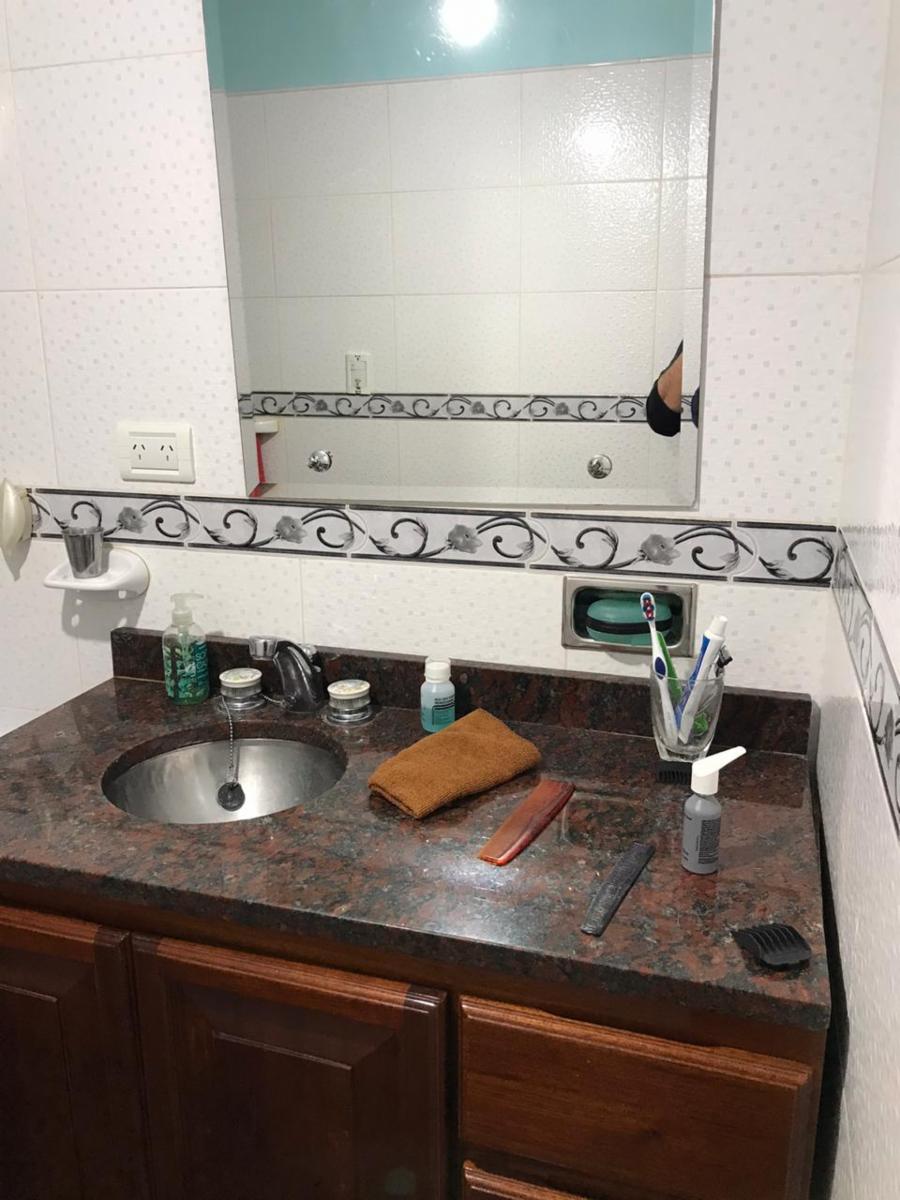VENTA - CASA CON DOS VIVIENDAS - SOBRE LOTE 10 x 30 EN ESQUINA — foto 5