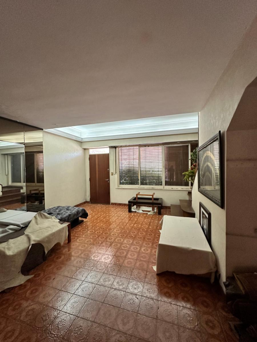 VENTA - CON FINANCIACION - CASA DE 3 PLANTAS - EXCELENTE ESQUINA SOBREAVDA. VELEZ SARSFIELD — foto 3