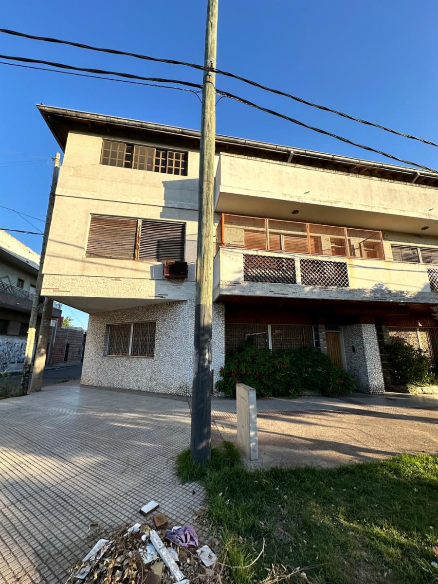 VENTA - CON FINANCIACION - CASA DE 3 PLANTAS - EXCELENTE ESQUINA SOBREAVDA. VELEZ SARSFIELD — foto 13