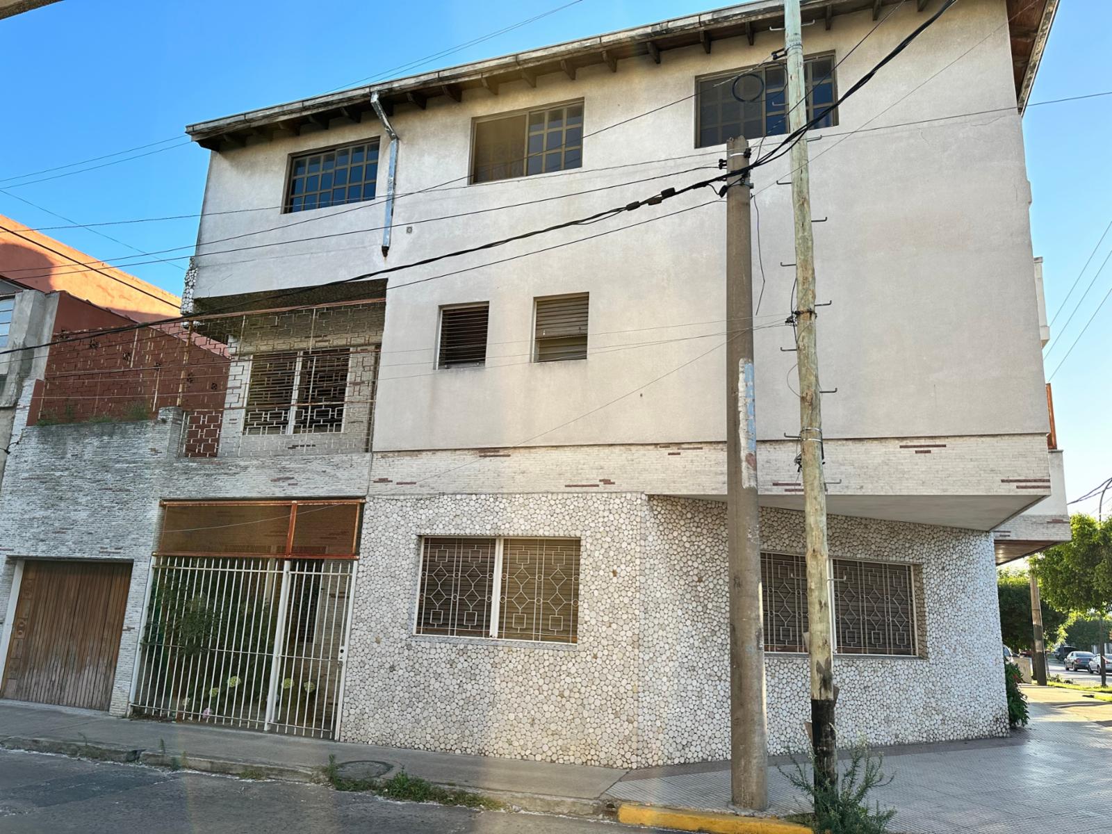 VENTA - CON FINANCIACION - CASA DE 3 PLANTAS - EXCELENTE ESQUINA SOBREAVDA. VELEZ SARSFIELD — foto 14