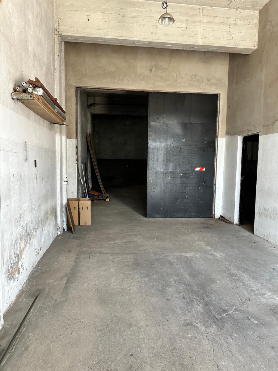 ALQUILER - GALPON 145 m2 APROX. - 4