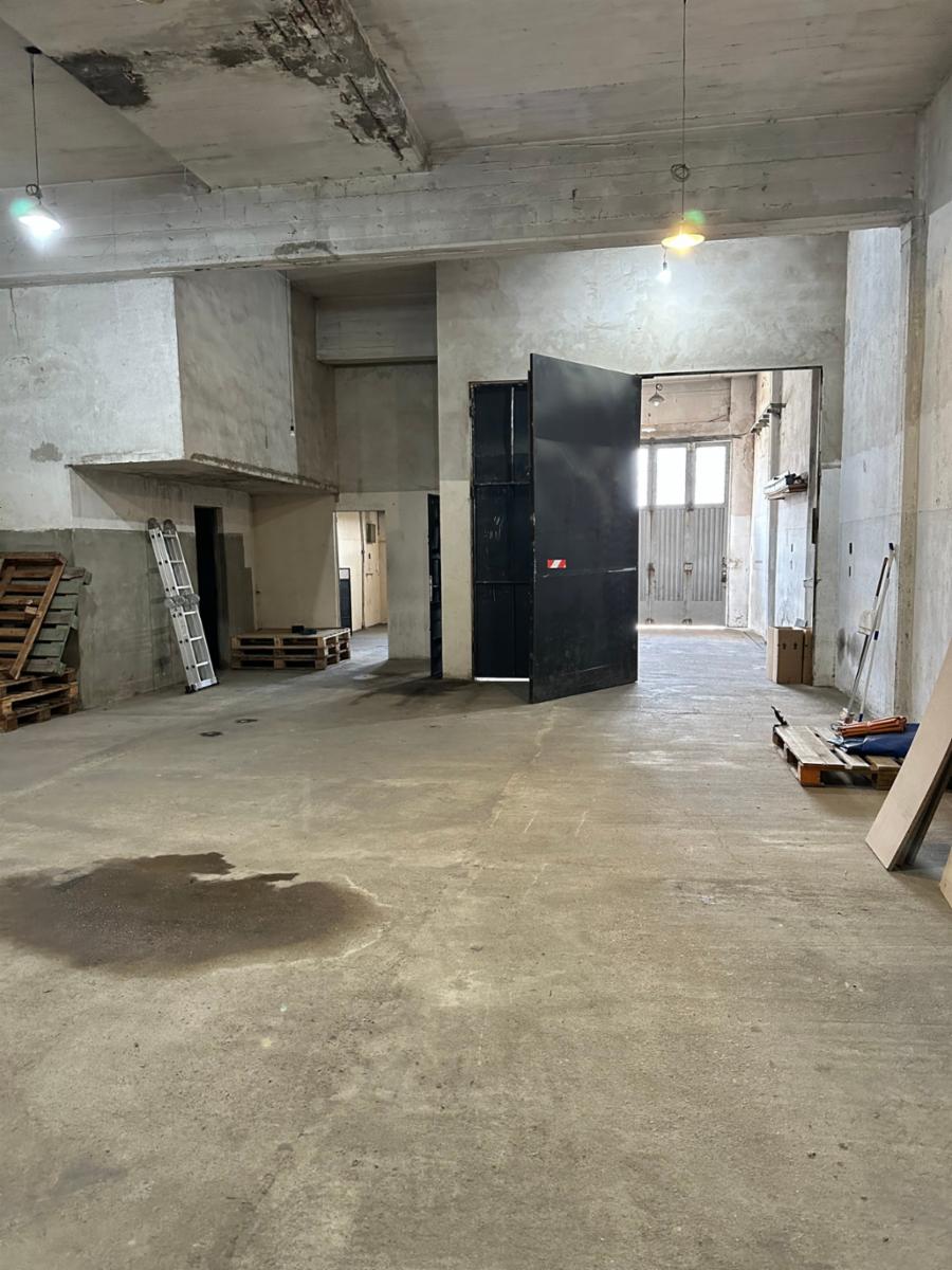 ALQUILER - GALPON 145 m2 APROX. - 5