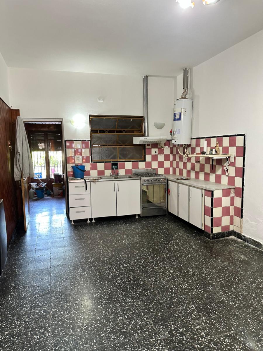 VENTA - CASA 4 AMBIENTES CON AMPLIO PARQUE - LOTE DE 375 m2 -VILLA MADERO — foto 8