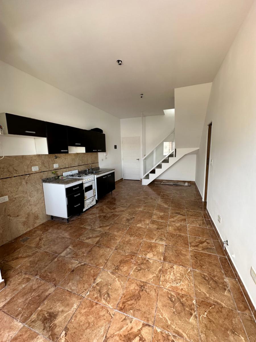ALQUILER - DEPARTAMENTO 2 AMBIENTES EN DUPLEX CON PATIO - 4