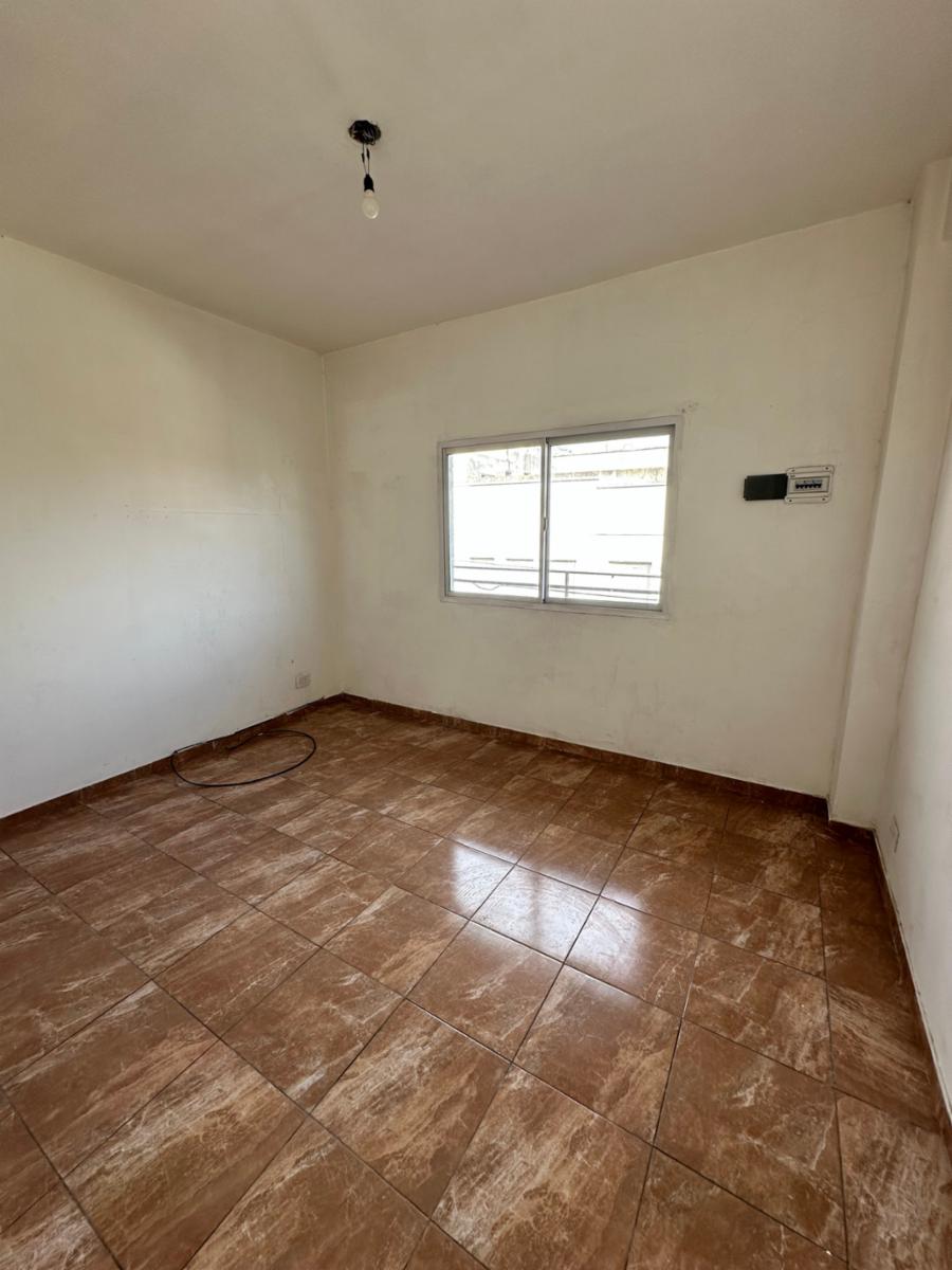 ALQUILER - VILLA MADERO - DEPARTAMENTO 3 AMBIENTES CON PATIO - 2do. PISOPOR ESCALERA- SIN EXPENSAS - 10