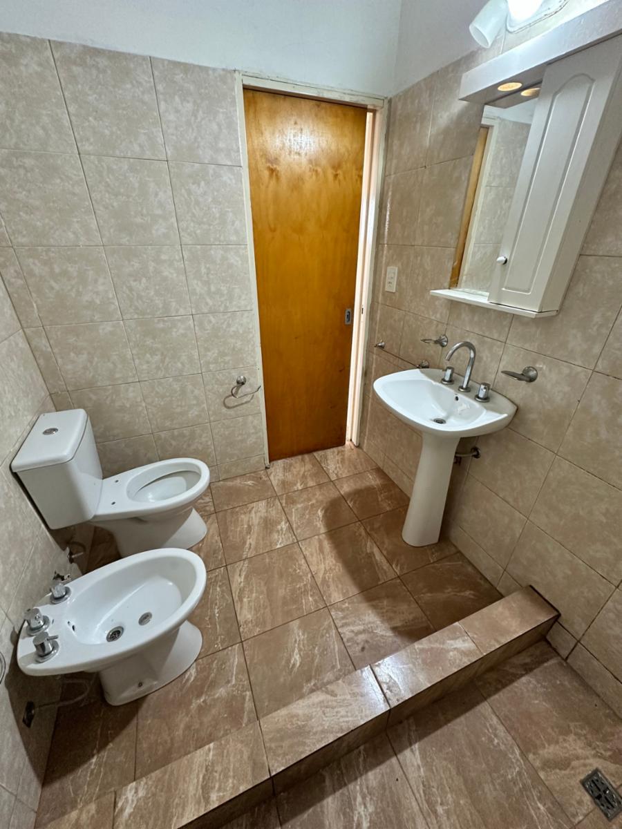 ALQUILER - VILLA MADERO - DEPARTAMENTO 3 AMBIENTES CON PATIO - 2do. PISOPOR ESCALERA- SIN EXPENSAS - 11