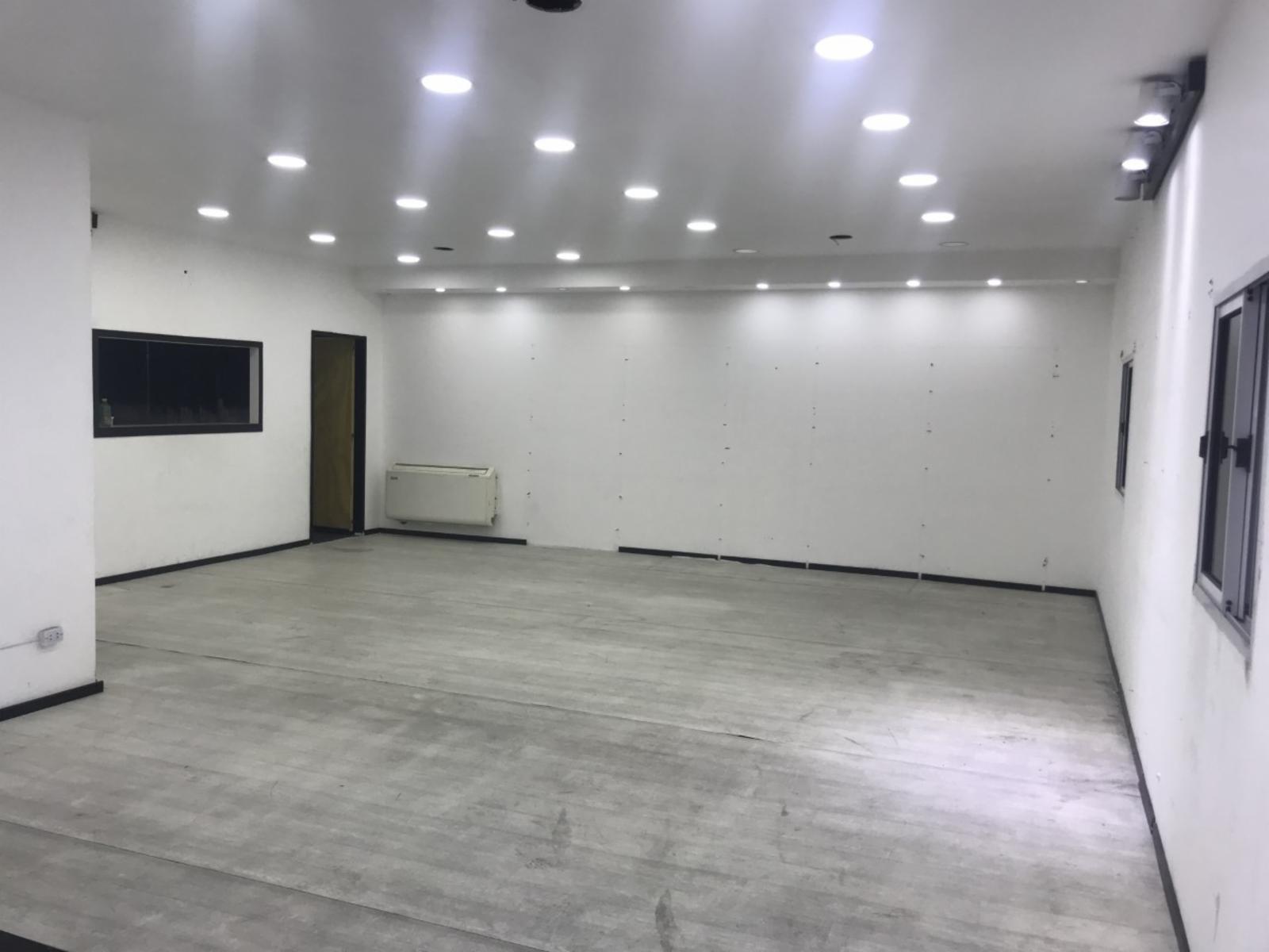 ALQUILER - LA TABLADA - GALPON 320 m2 - ZONIFICACION M.I. - 1