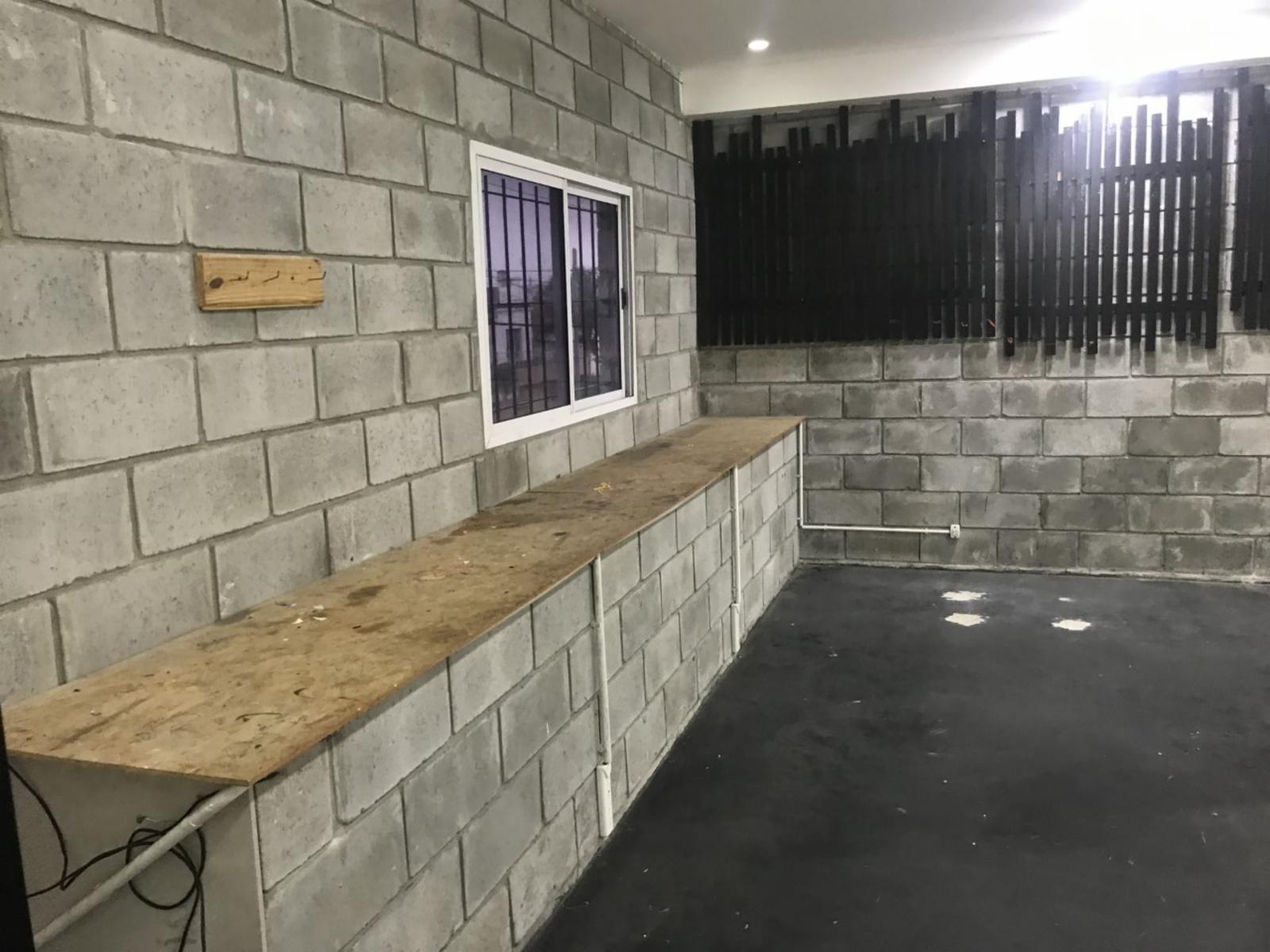 ALQUILER - LA TABLADA - GALPON 320 m2 - ZONIFICACION M.I. - 8