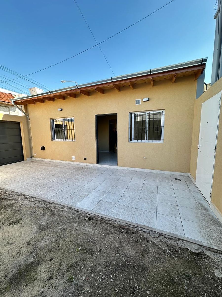 ALQUILER - PH 3 AMBIENTES CON PATIO Y COCHERA - A ESTRENAR - SIN EXPENSAS - 3