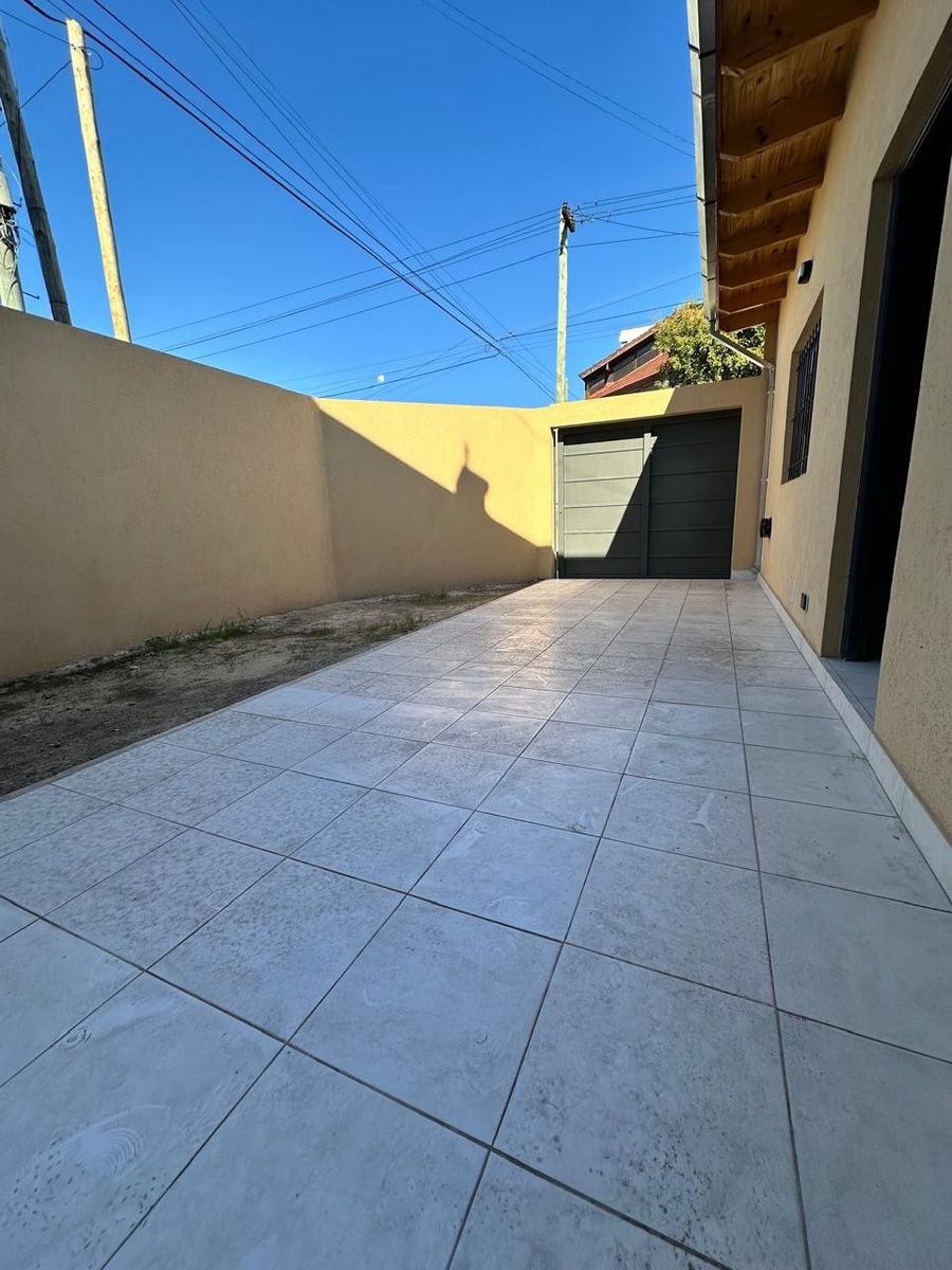 ALQUILER - PH 3 AMBIENTES CON PATIO Y COCHERA - A ESTRENAR - SIN EXPENSAS - 4