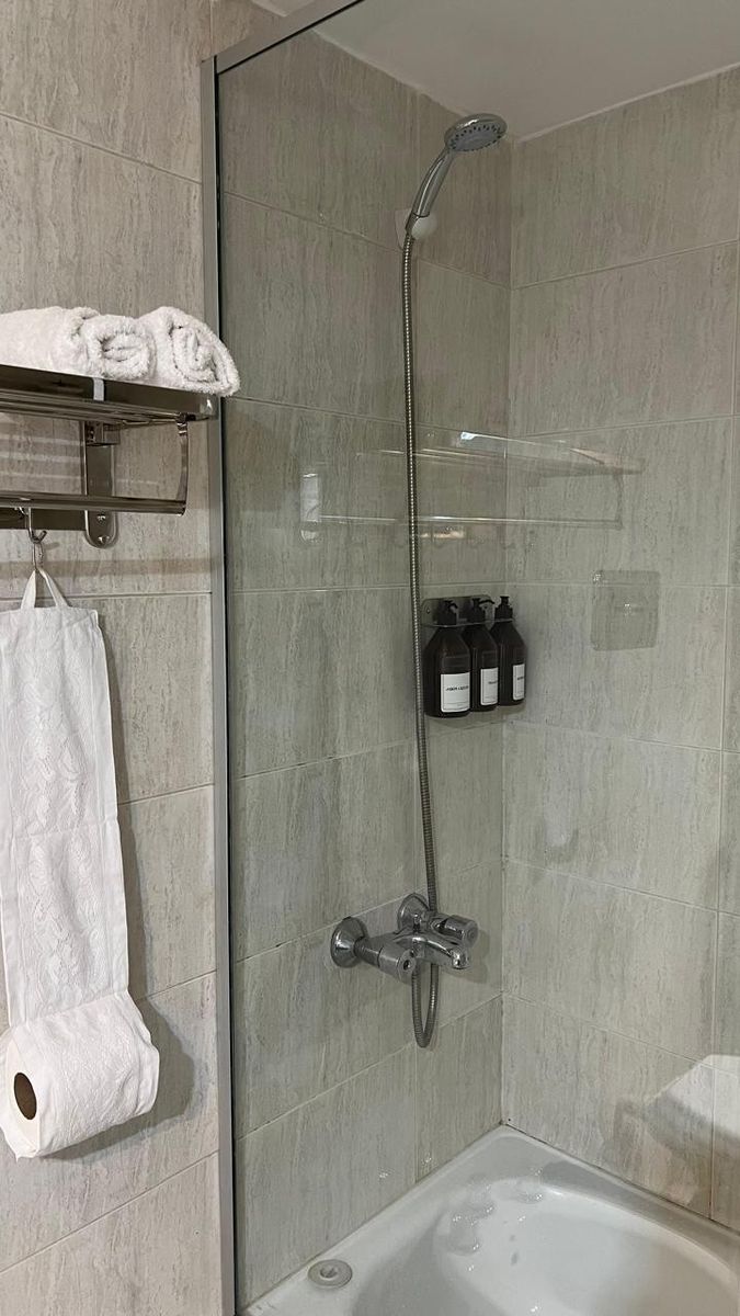 EXCELENTE DEPARTAMENTO EN EDIFICIO BARILOCHE NORTE -IDEALINVERSIONISTAS-APTO PROFESIONAL - USO TURISTICO - UBICADO A 300MTSDEL LAGO NAHUELHUAPIY 250 MT DEL CENTRO CIVICO — foto 9