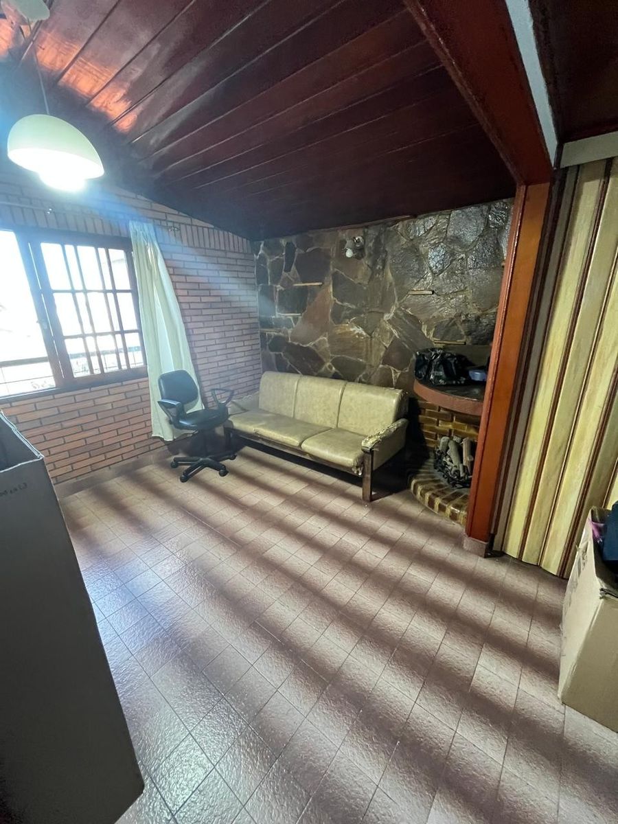 VENTA - DEPARTAMENTO 5 AMBIENTES - SIN EXPENSAS -CON PATIO CUBIERTO YTERRAZA - VILLA MADERO