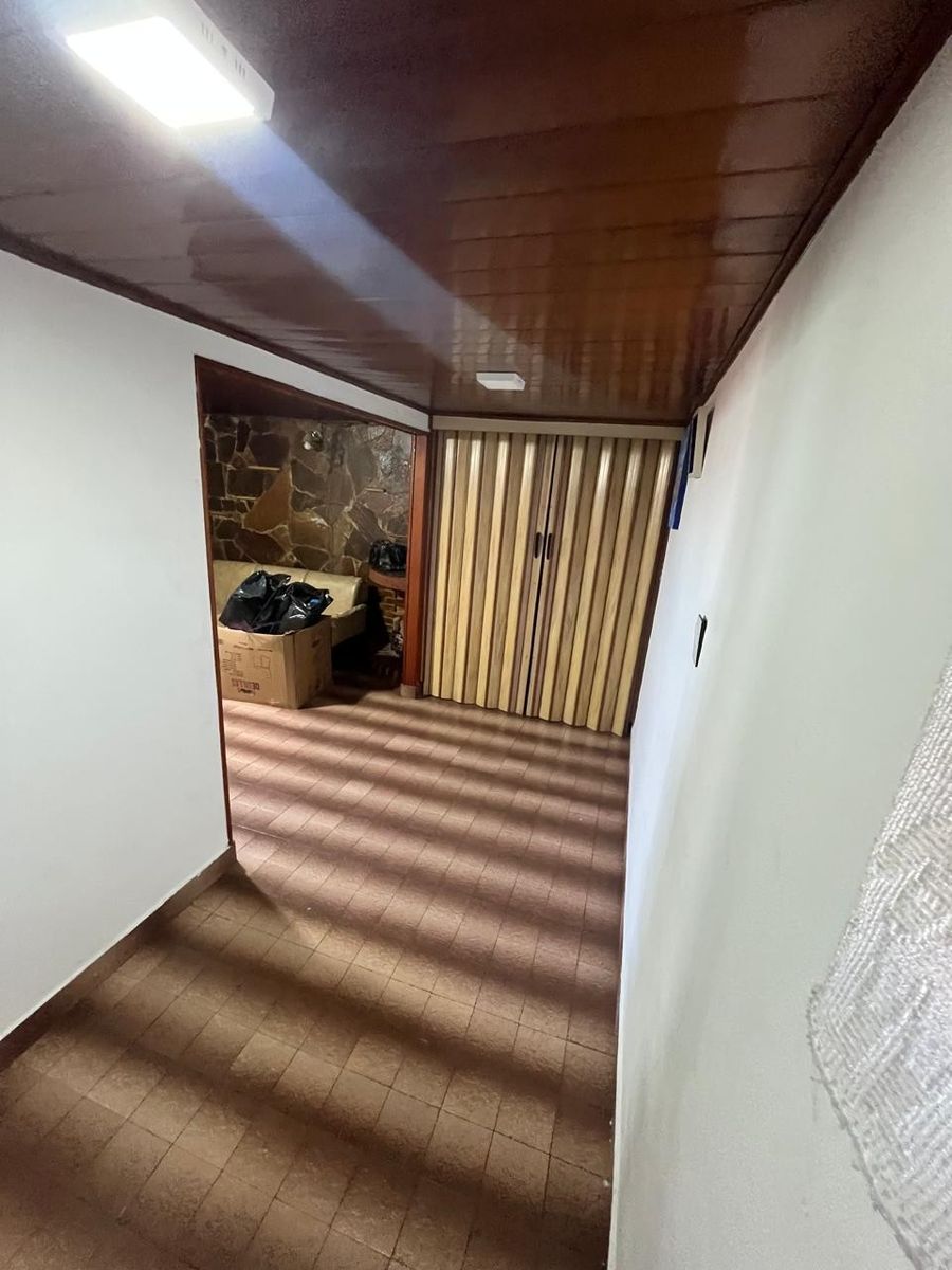 VENTA - DEPARTAMENTO 5 AMBIENTES - SIN EXPENSAS -CON PATIO CUBIERTO YTERRAZA - VILLA MADERO — foto 4