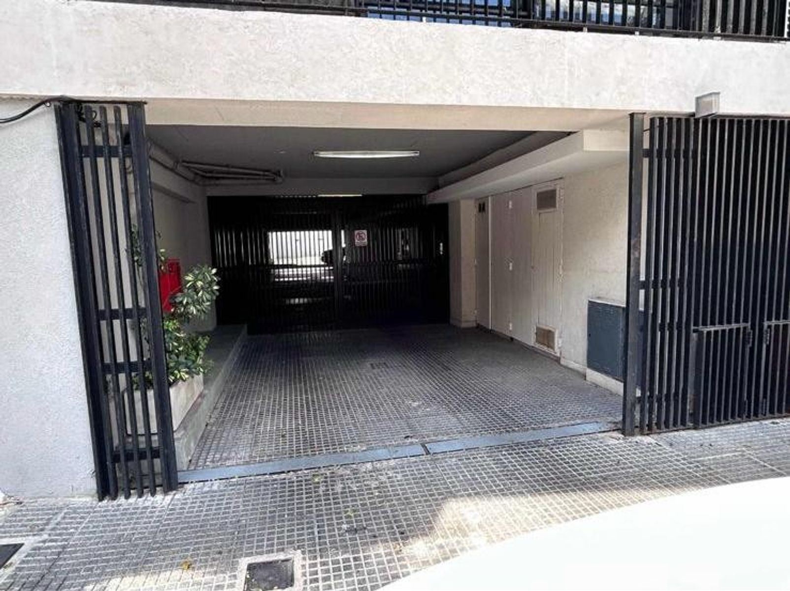 COCHERAS EN VILLA LURO - CORVALAN 500 - ACCESO PORTON AUTOMATICO - 4