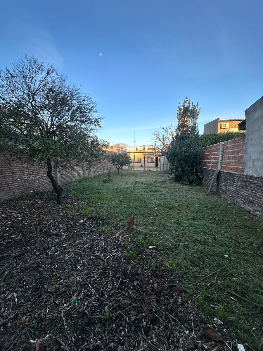 VENTA - CASA 4 AMBIENTES A REFACCIONAR - SOBRE LOTE DE 8.66 x43.51-VILLAMADERO - CON FINANCIACION — foto 2