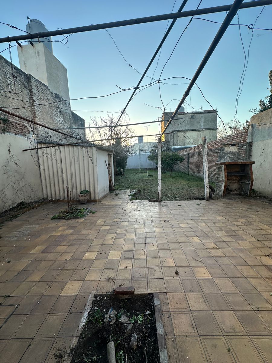 VENTA - CASA 4 AMBIENTES A REFACCIONAR - SOBRE LOTE DE 8.66 x43.51-VILLAMADERO - CON FINANCIACION — foto 4