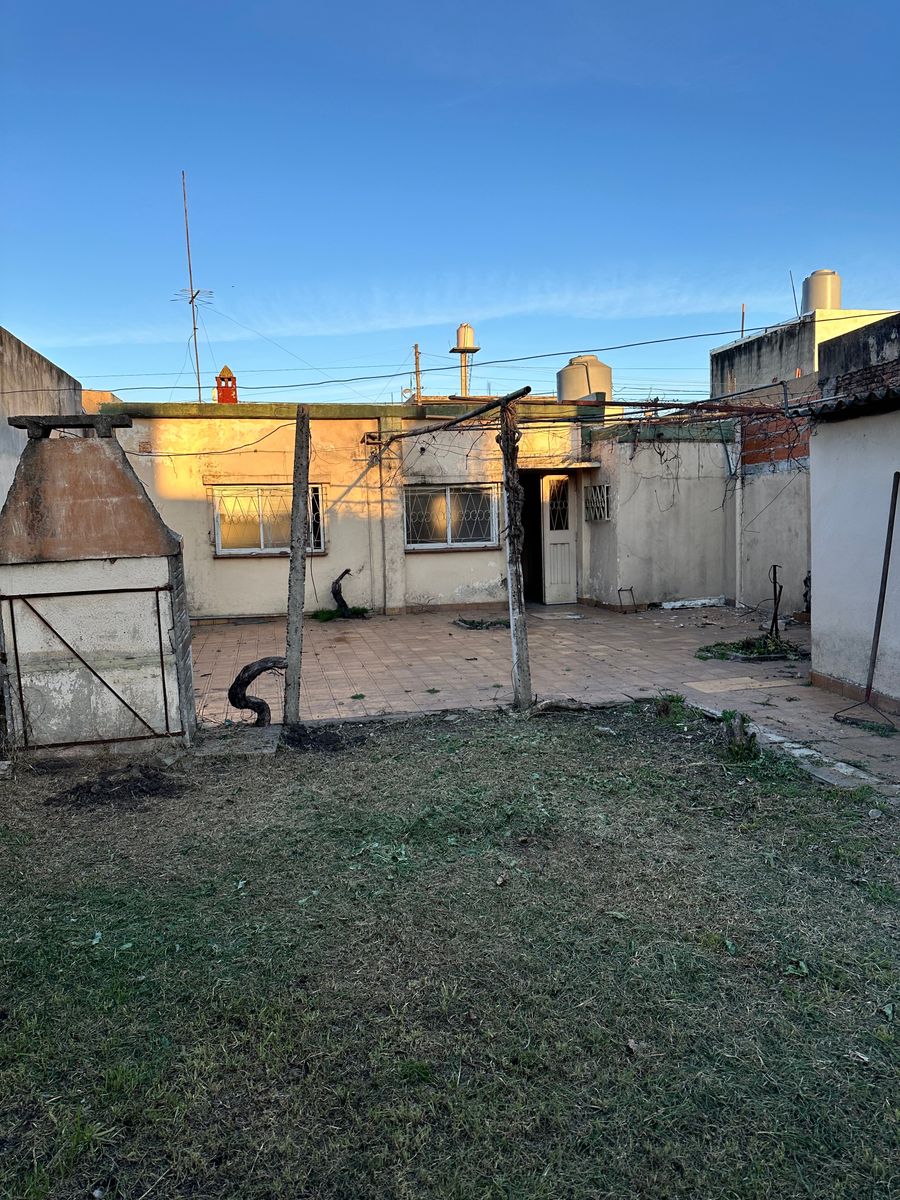 VENTA - CASA 4 AMBIENTES A REFACCIONAR - SOBRE LOTE DE 8.66 x43.51-VILLAMADERO - CON FINANCIACION — foto 5