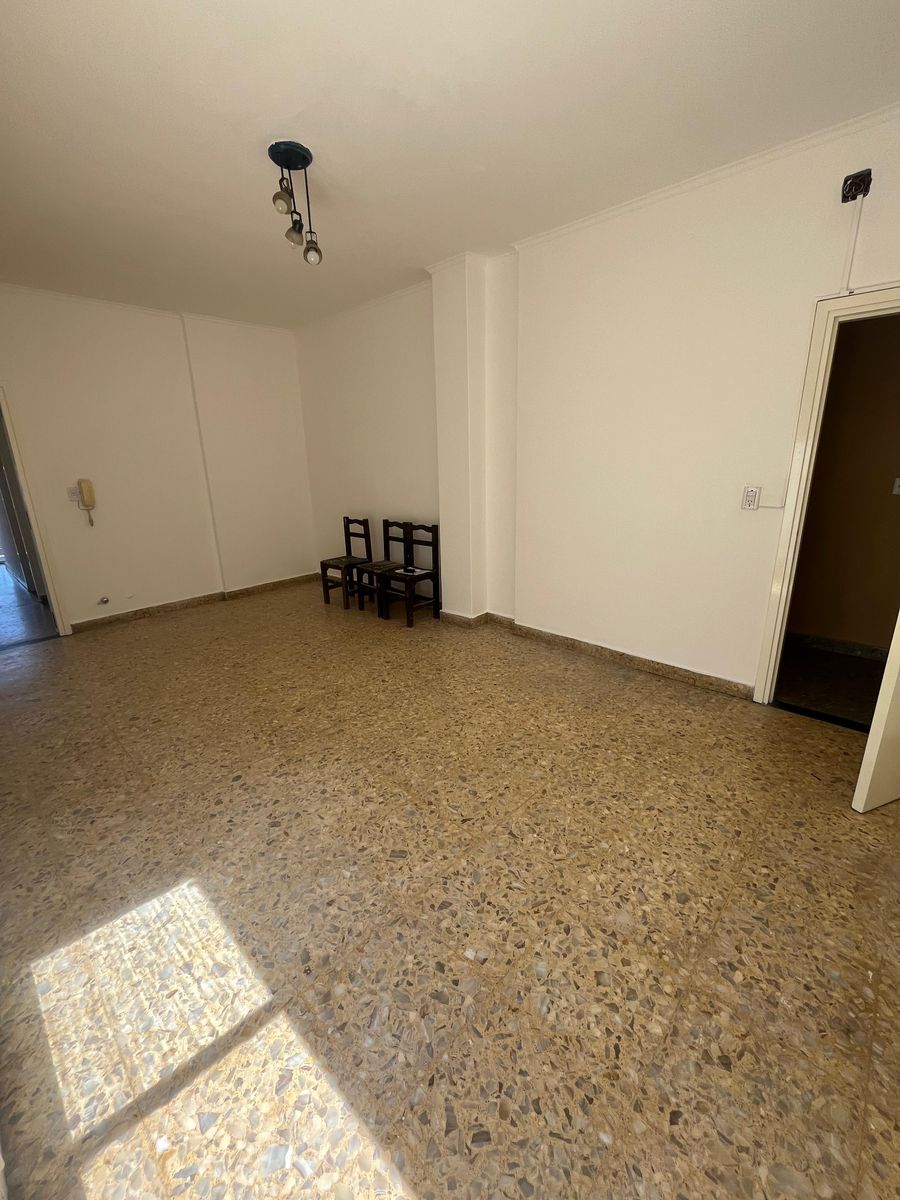ALQUILER DEPTO 3 AMBIENTES AMPLIO CON PATIO Y TERRAZA - VILLA MADERO-SIN EXPENSAS - 2