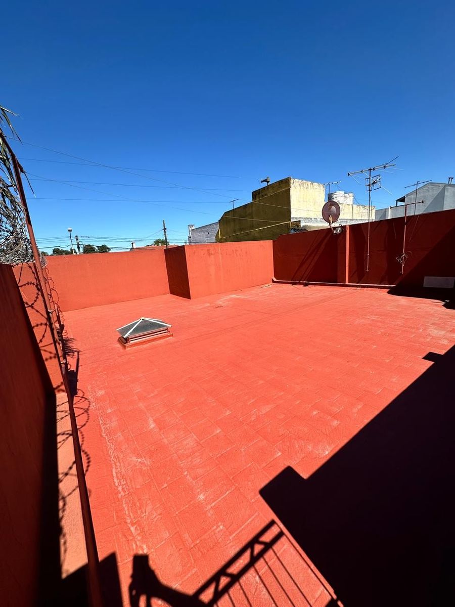 VENTA - CASA 3 AMBIENTES - GALPON y COCHERA - IDEAL PARA VIVIR YTRABAJAR- A METROS DE AVENIDA CROVARA — foto 8
