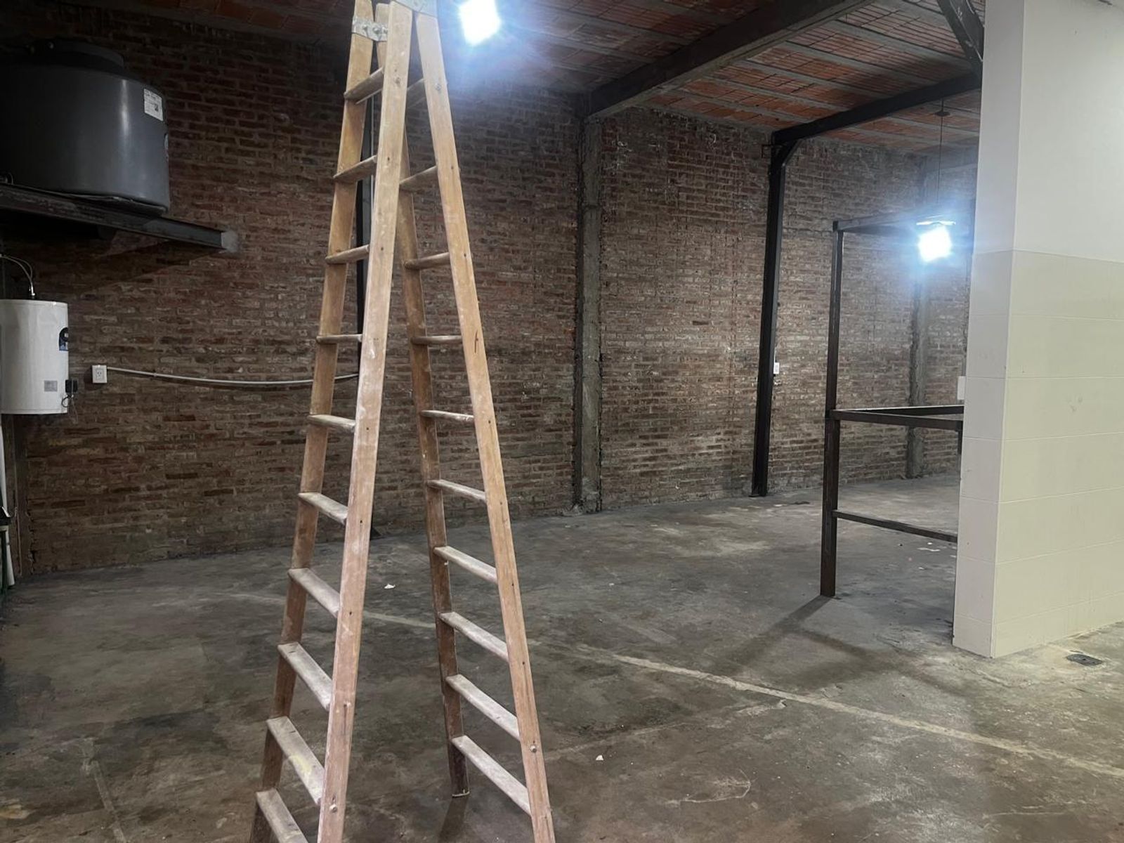 ALQUILER - GALPON 150 m2 - LA TABLADA - 7