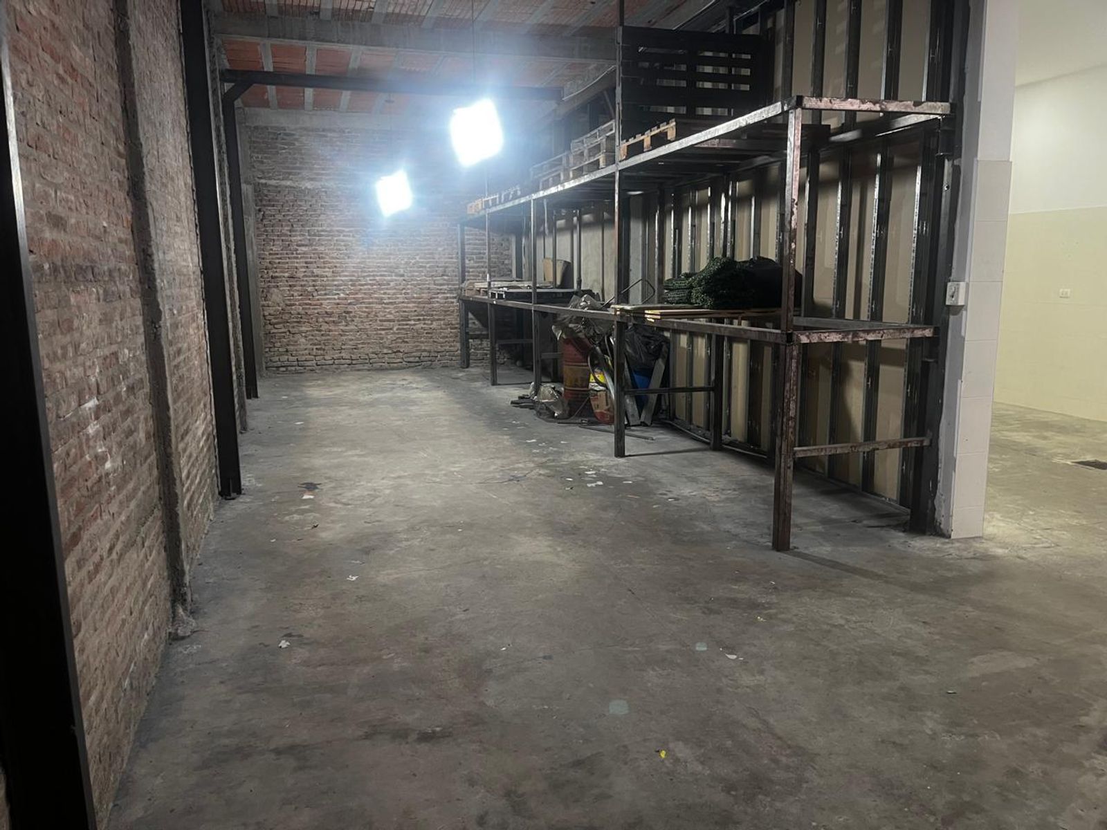 ALQUILER - GALPON 150 m2 - LA TABLADA - 8