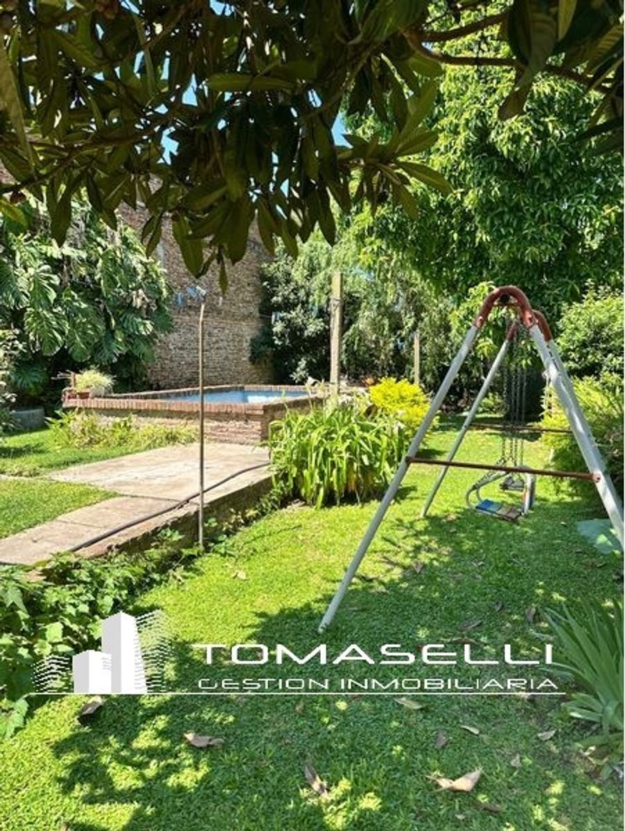 VENTA - CASA MULTIFAMILIAR - TAPIALES - SOBRE AVDA. B. SUR MER - 1