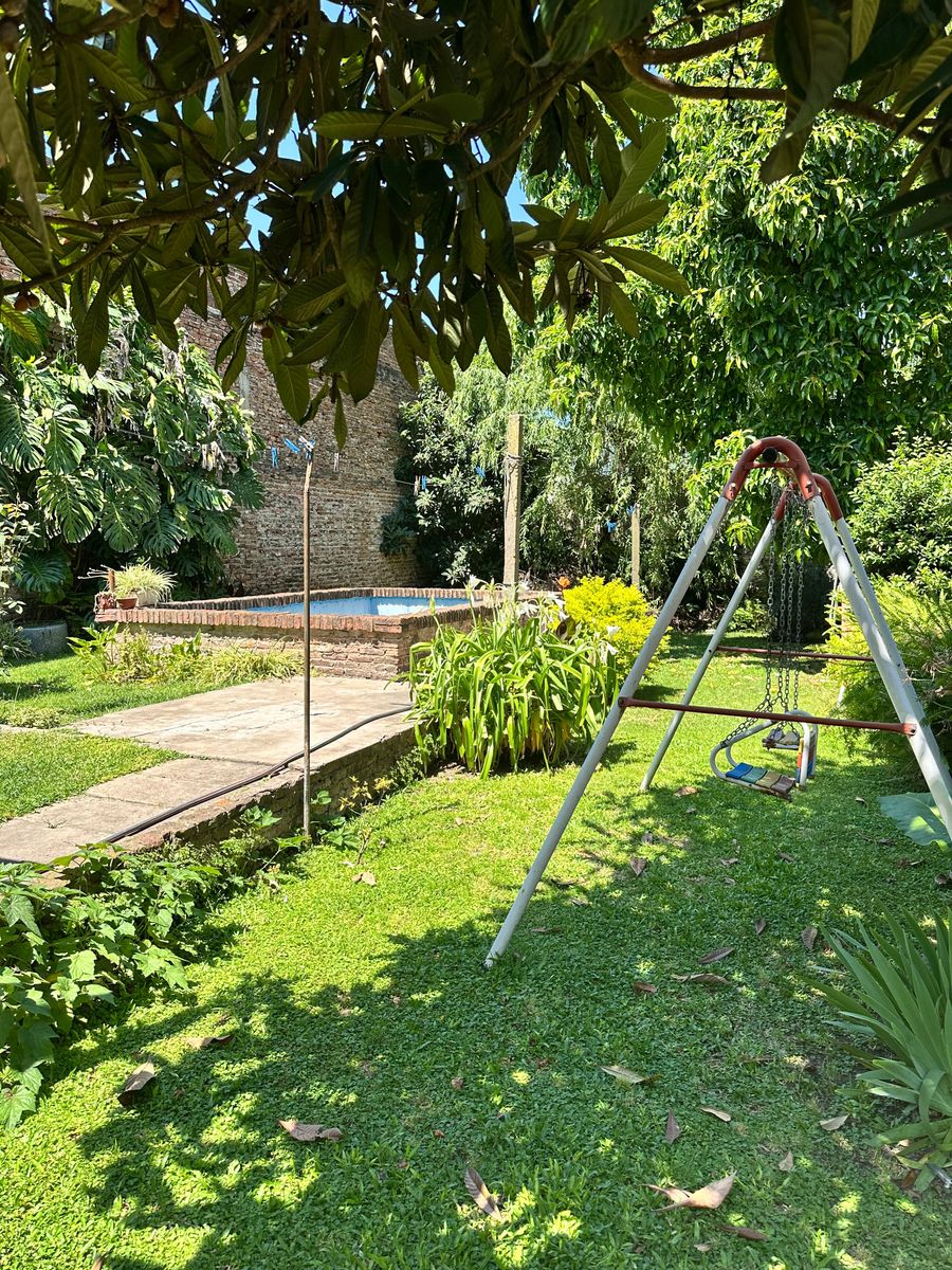 VENTA - CASA MULTIFAMILIAR - TAPIALES - SOBRE AVDA. B. SUR MER - 11